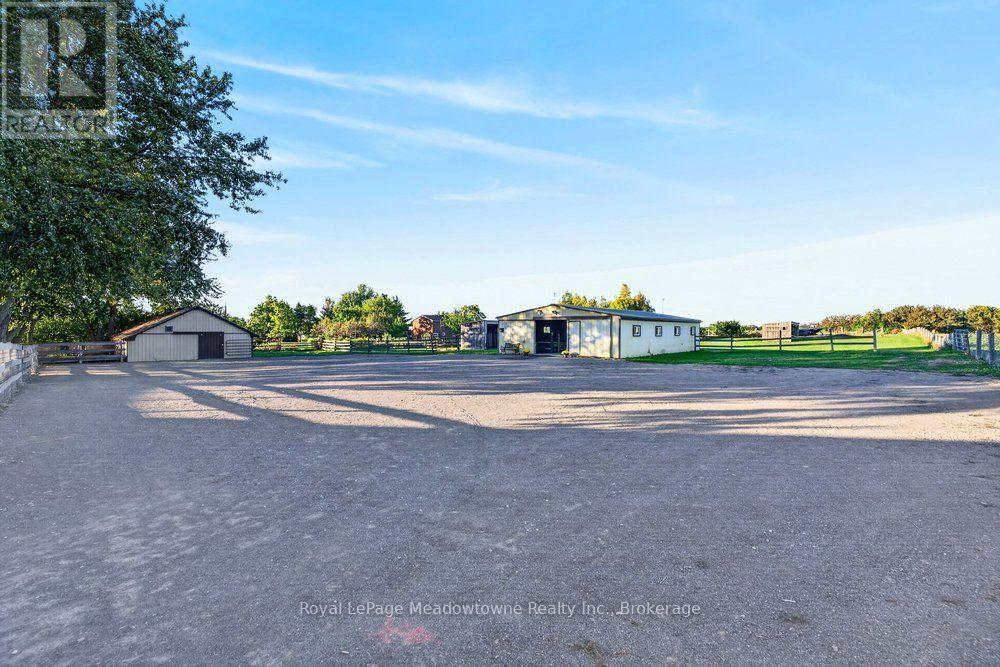 












4379 HENDERSON ROAD

,
Milton (TR Rural Trafalgar),




Ontario
L9E0K2

