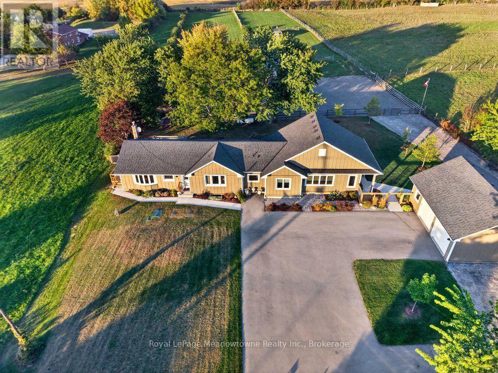 












4379 HENDERSON ROAD

,
Milton (TR Rural Trafalgar),




Ontario
L9E0K2

