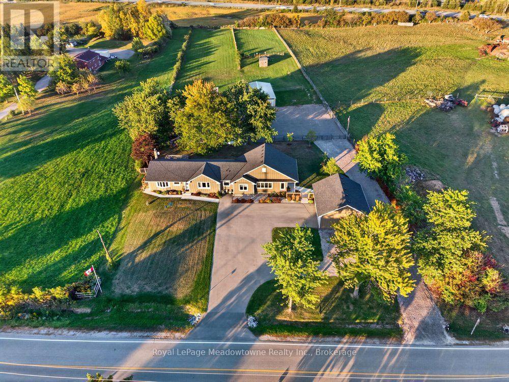 












4379 HENDERSON ROAD

,
Milton (TR Rural Trafalgar),




Ontario
L9E0K2

