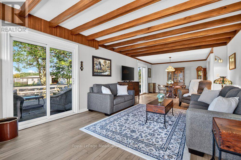 












4379 HENDERSON ROAD

,
Milton (TR Rural Trafalgar),




Ontario
L9E0K2

