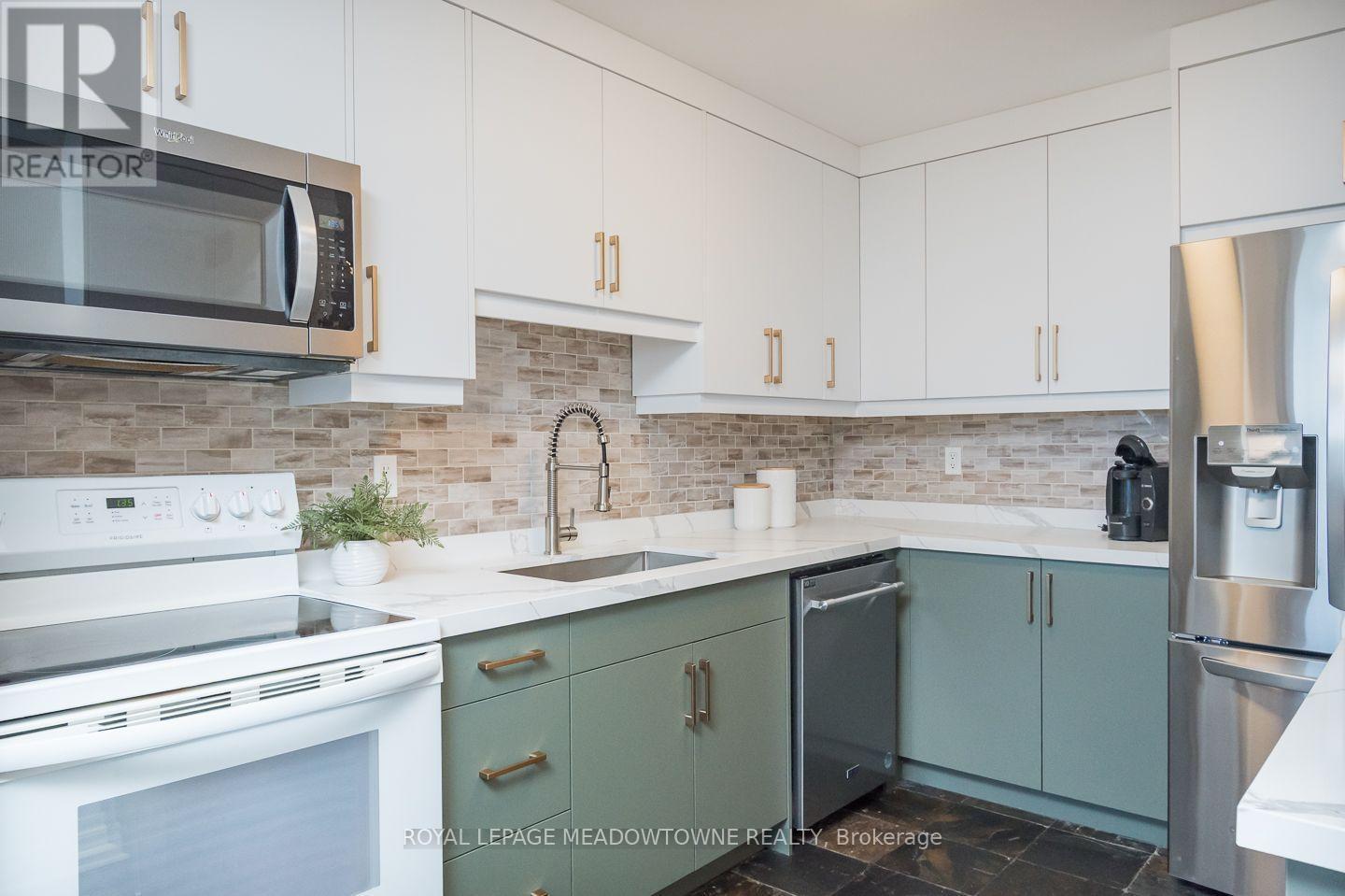












704 - 81 MILLSIDE DRIVE

,
Milton,




Ontario
L9T3X4

