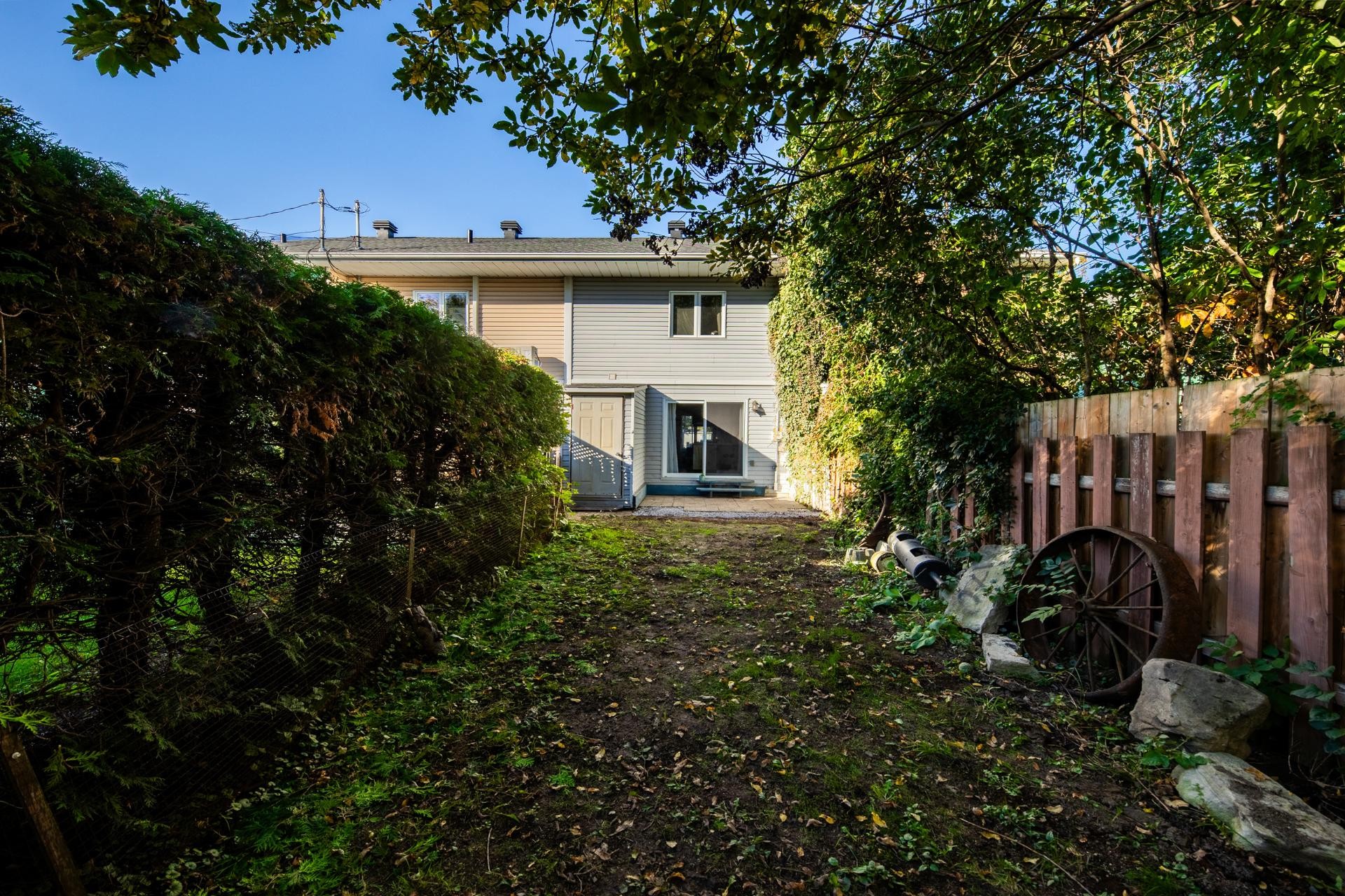 









518


Rue Bourguignon

,
Saint-Jean-sur-Richelieu,




QC
J3B8N6

