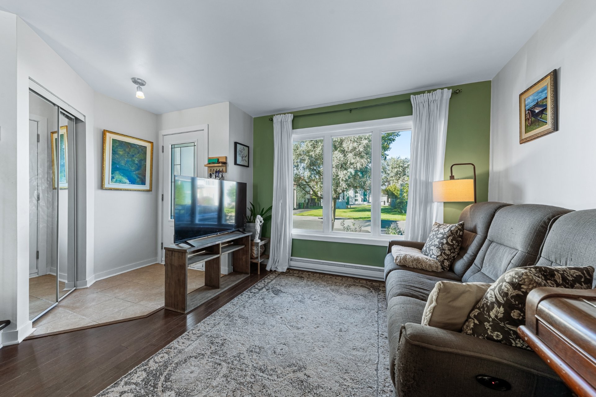 









518


Rue Bourguignon

,
Saint-Jean-sur-Richelieu,




QC
J3B8N6

