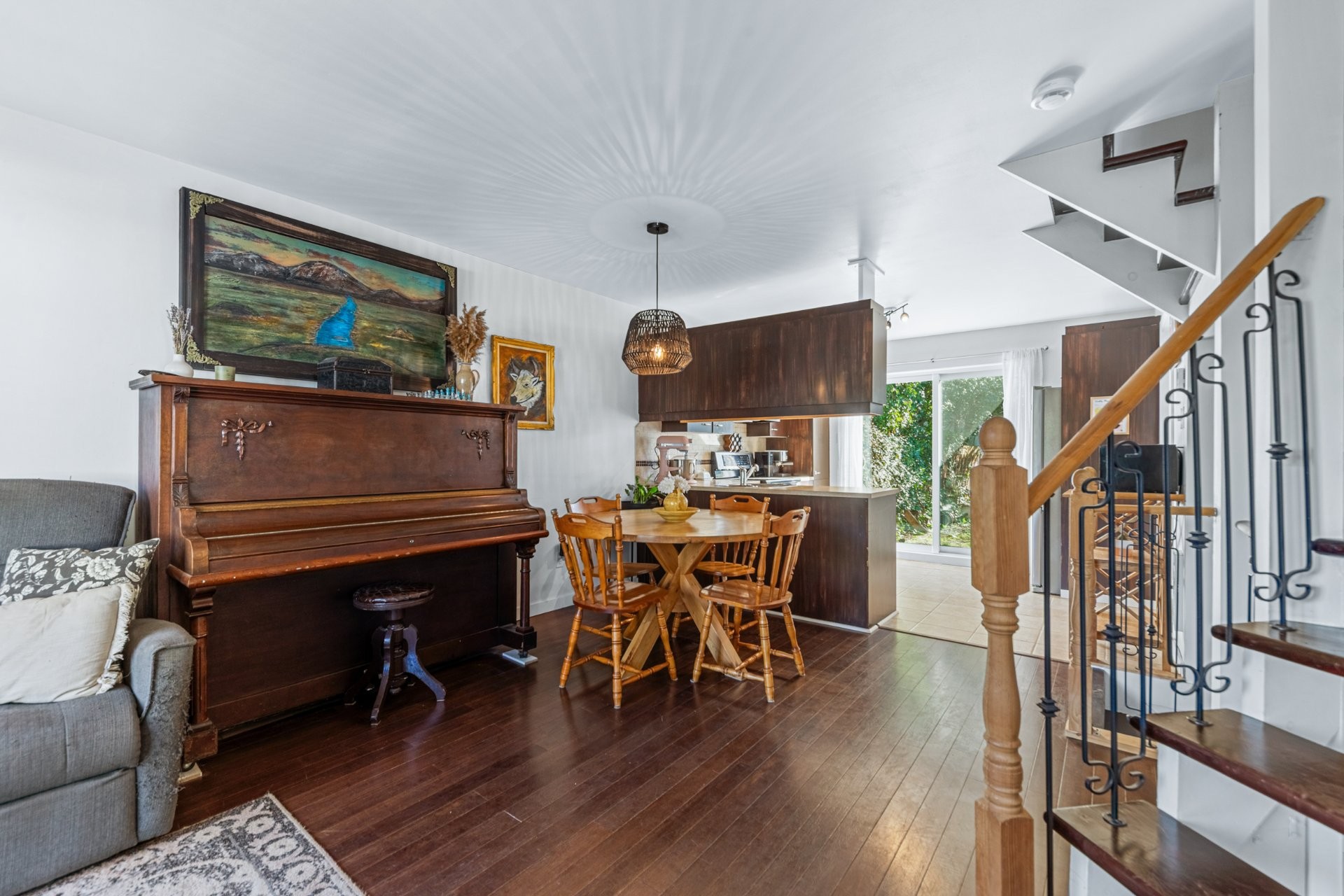 









518


Rue Bourguignon

,
Saint-Jean-sur-Richelieu,




QC
J3B8N6

