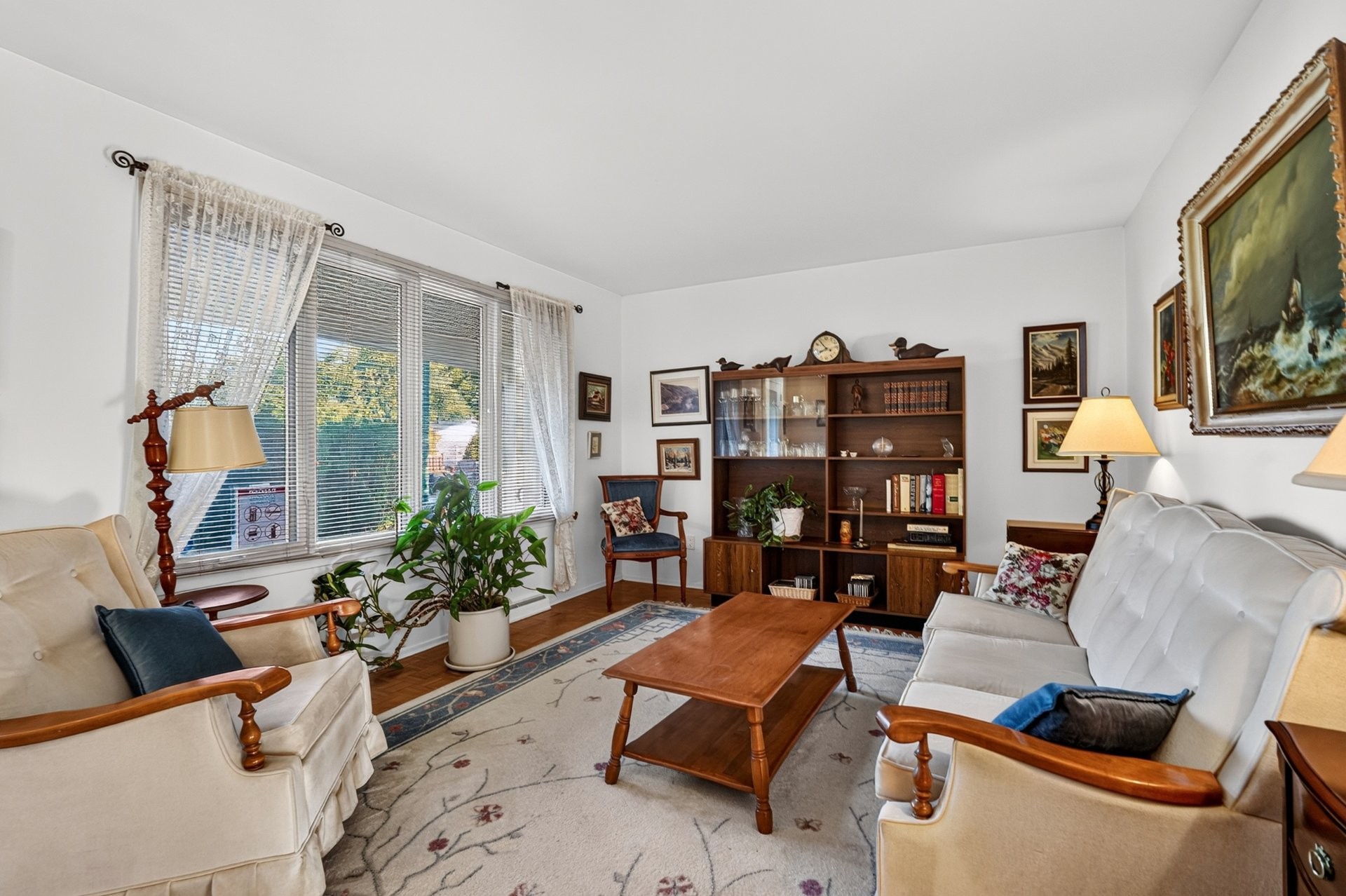









559


Rue Gaspé

,
Longueuil (Greenfield Park),




QC
J4V1H6

