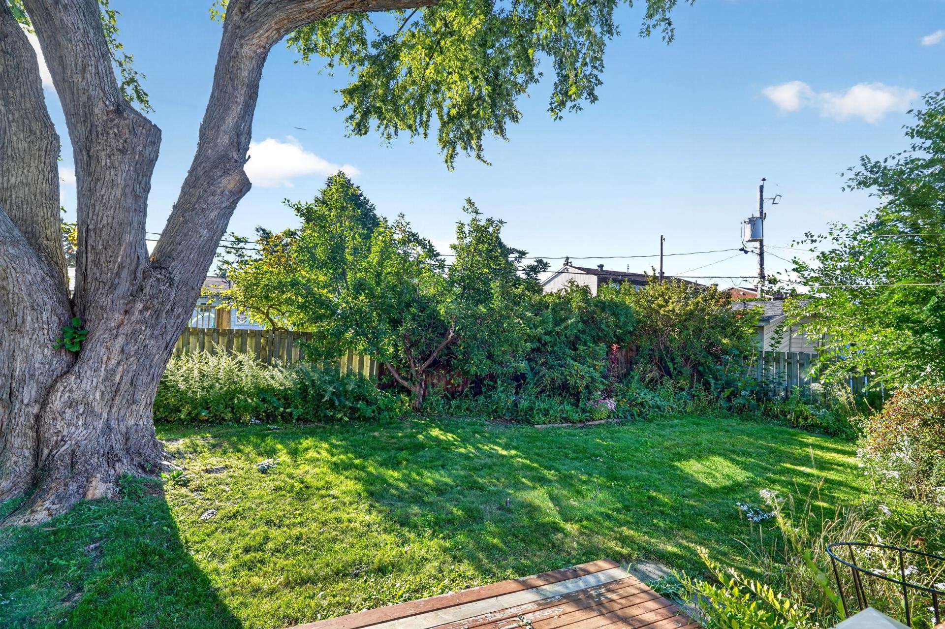 









559


Rue Gaspé

,
Longueuil (Greenfield Park),




QC
J4V1H6


