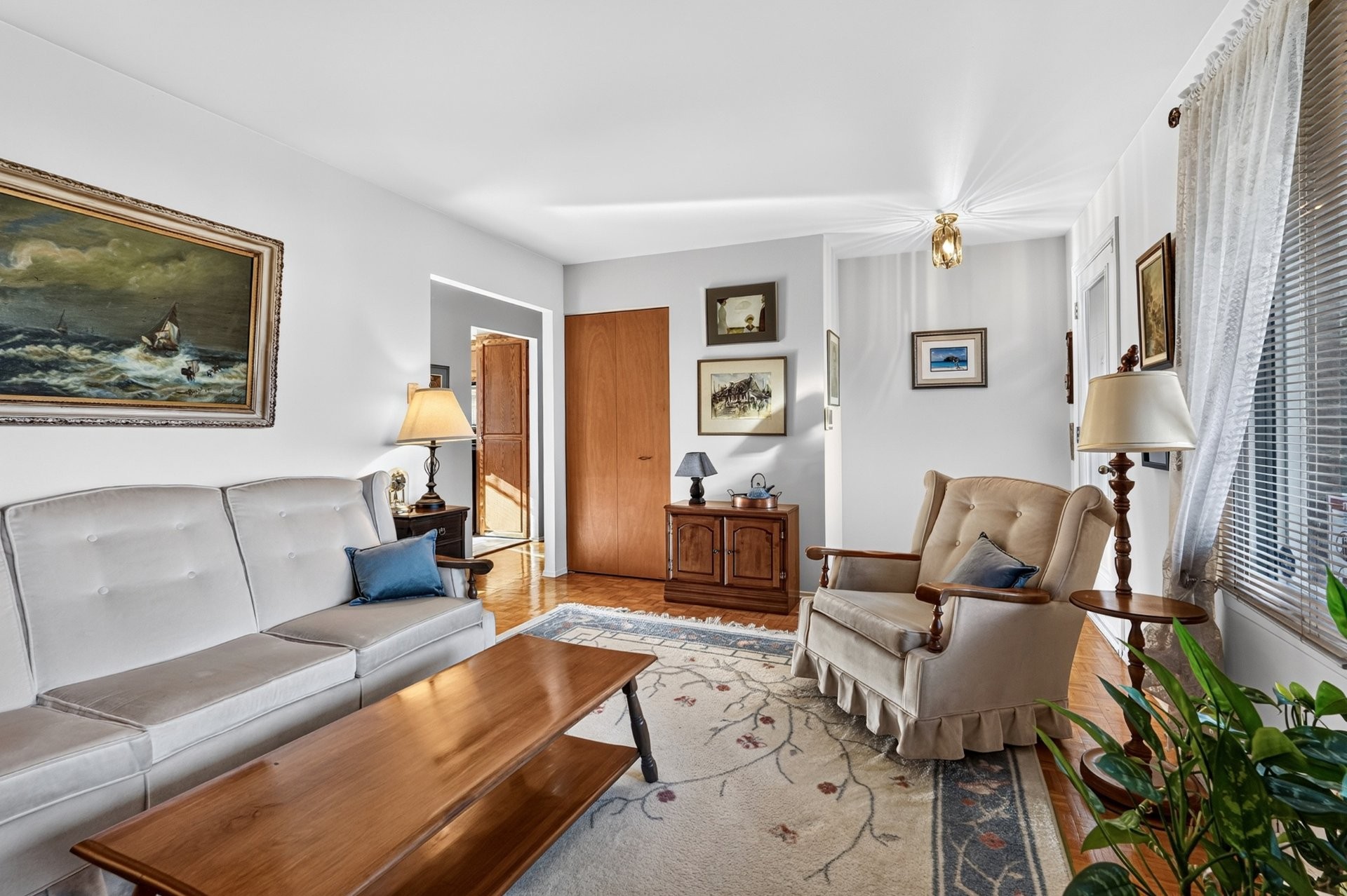 









559


Rue Gaspé

,
Longueuil (Greenfield Park),




QC
J4V1H6

