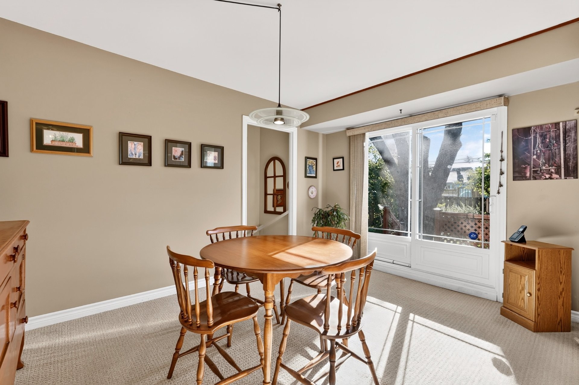 









559


Rue Gaspé

,
Longueuil (Greenfield Park),




QC
J4V1H6

