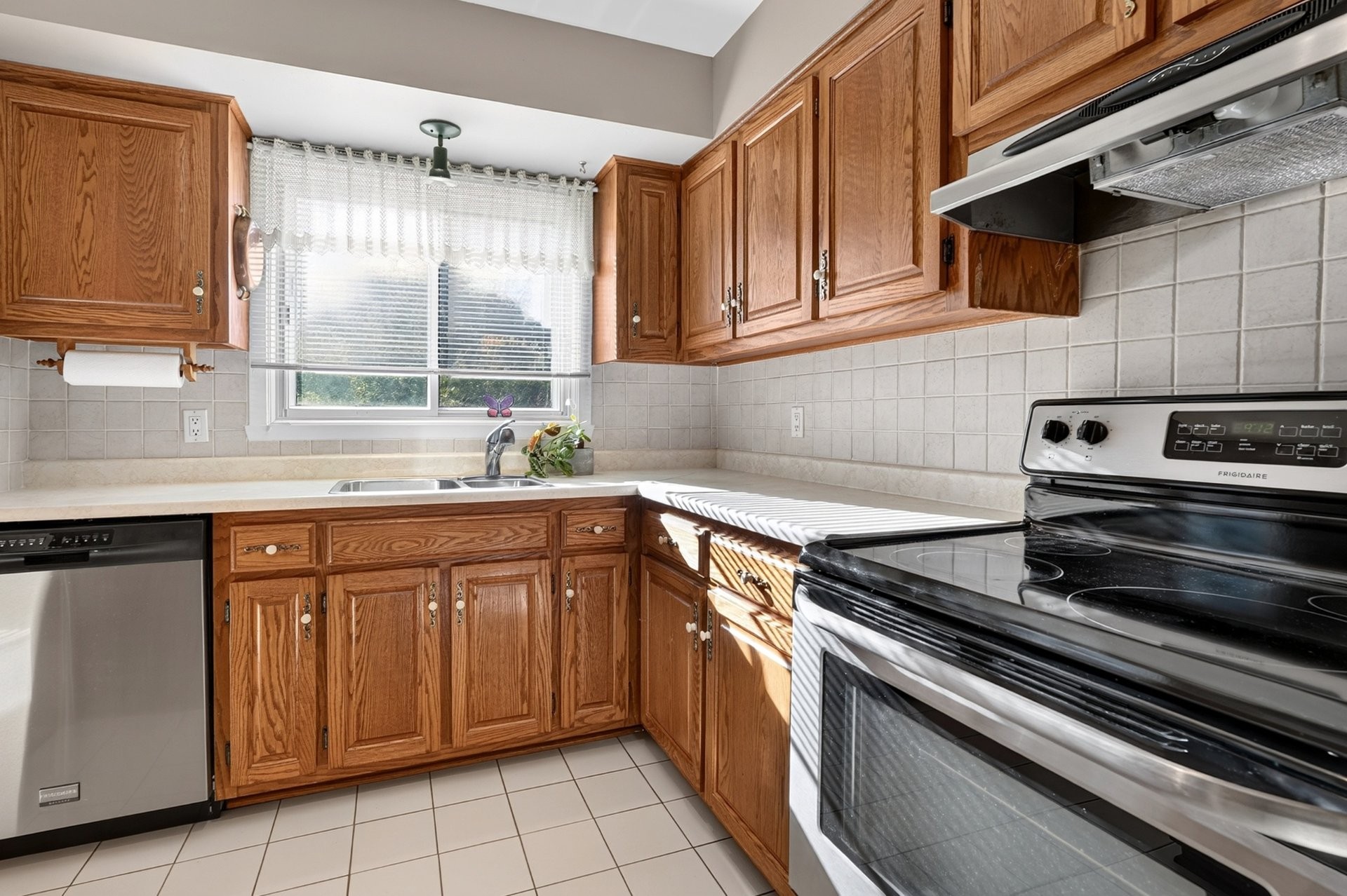 









559


Rue Gaspé

,
Longueuil (Greenfield Park),




QC
J4V1H6


