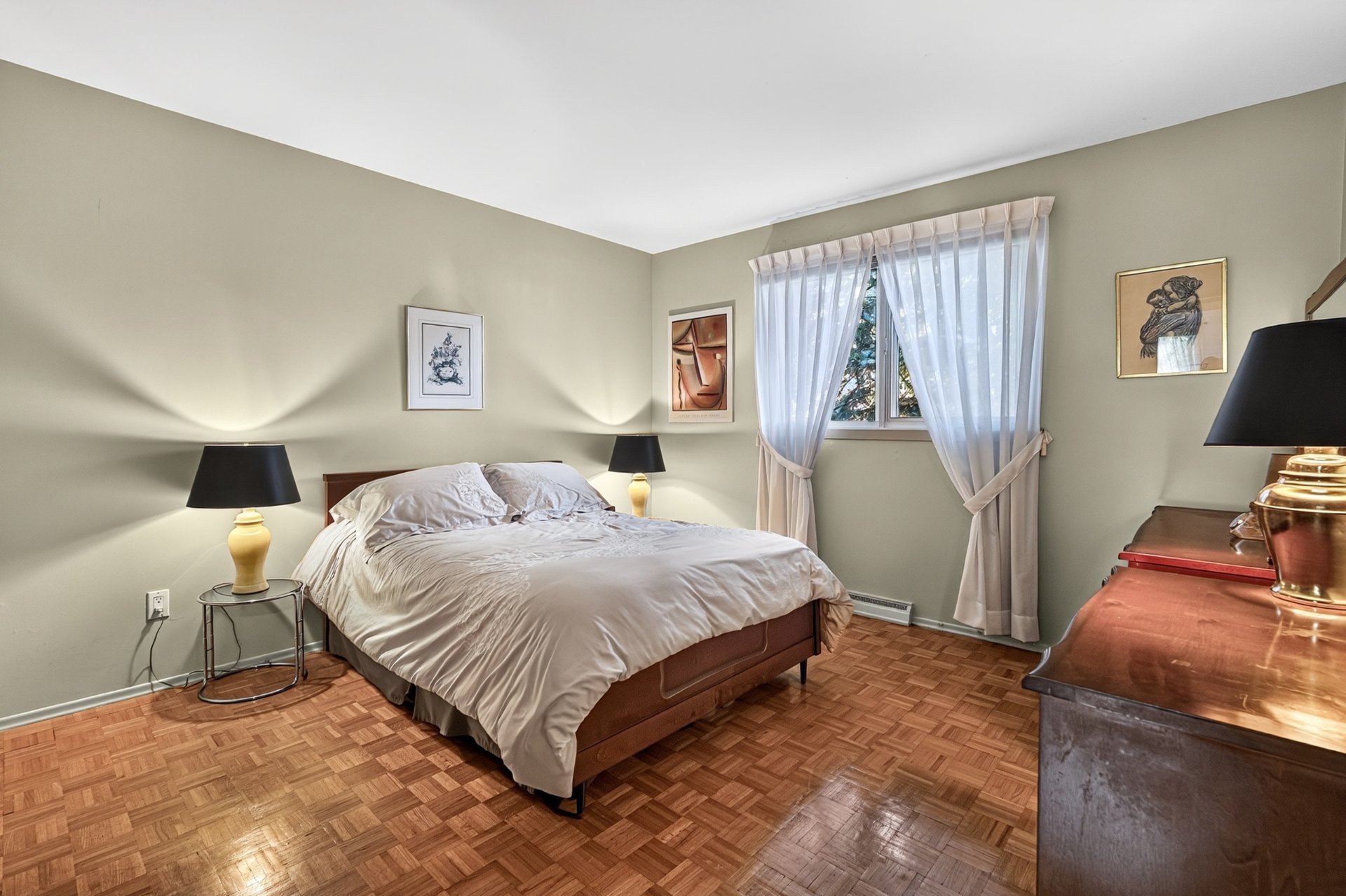 









559


Rue Gaspé

,
Longueuil (Greenfield Park),




QC
J4V1H6

