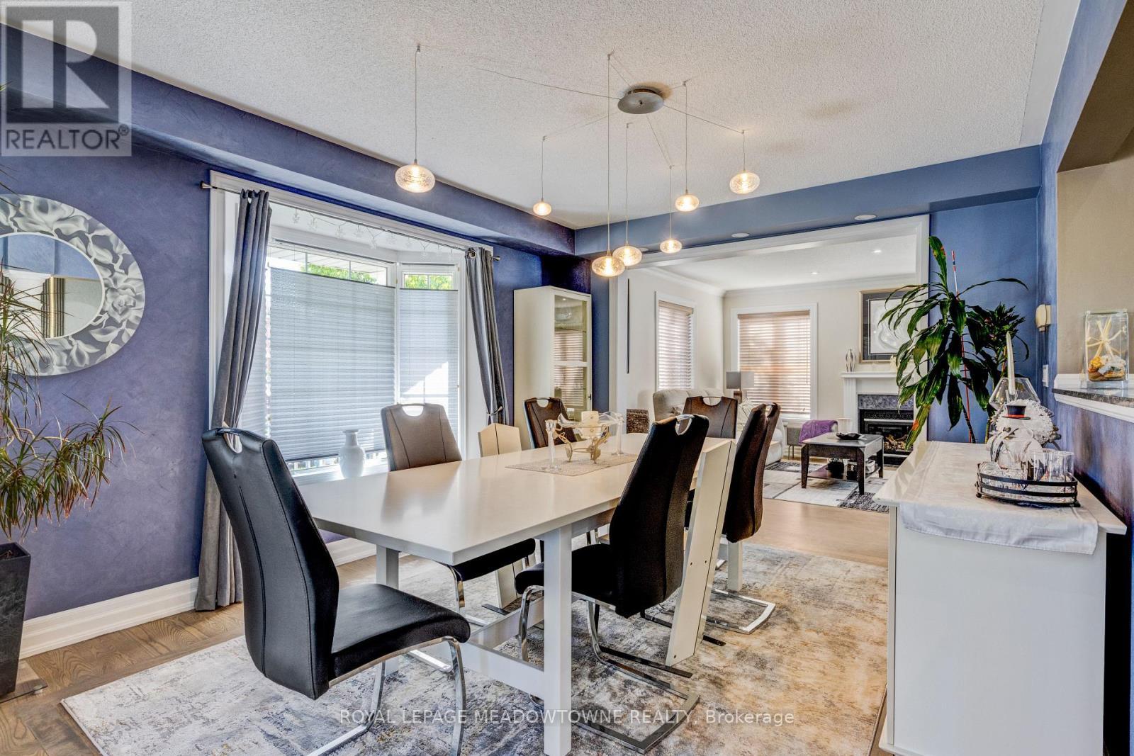 












116 DIXON DRIVE

,
Milton,




Ontario
L9T5P7

