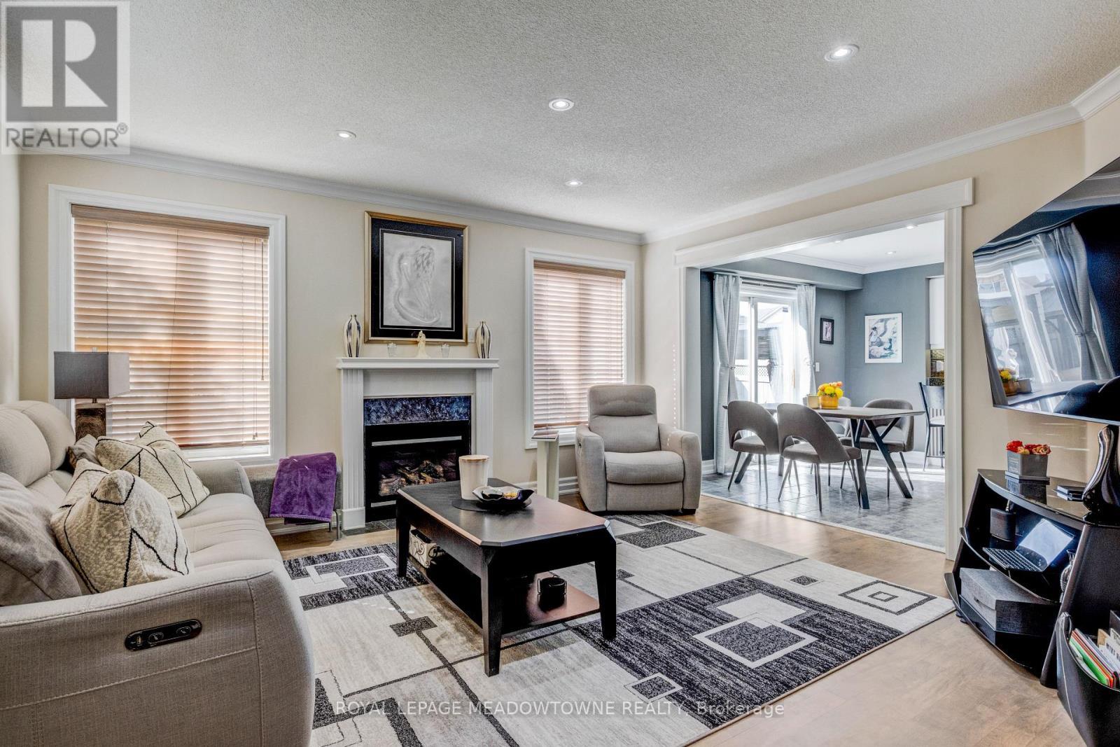 












116 DIXON DRIVE

,
Milton,




Ontario
L9T5P7

