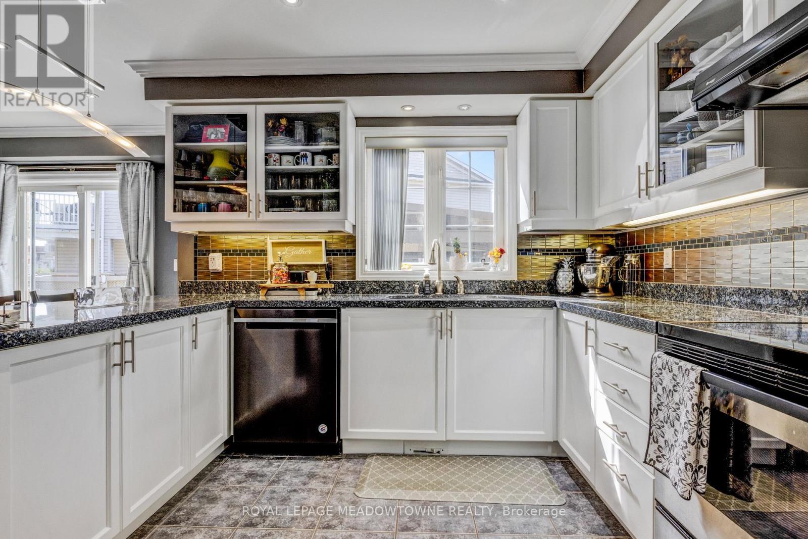 












116 DIXON DRIVE

,
Milton,




Ontario
L9T5P7

