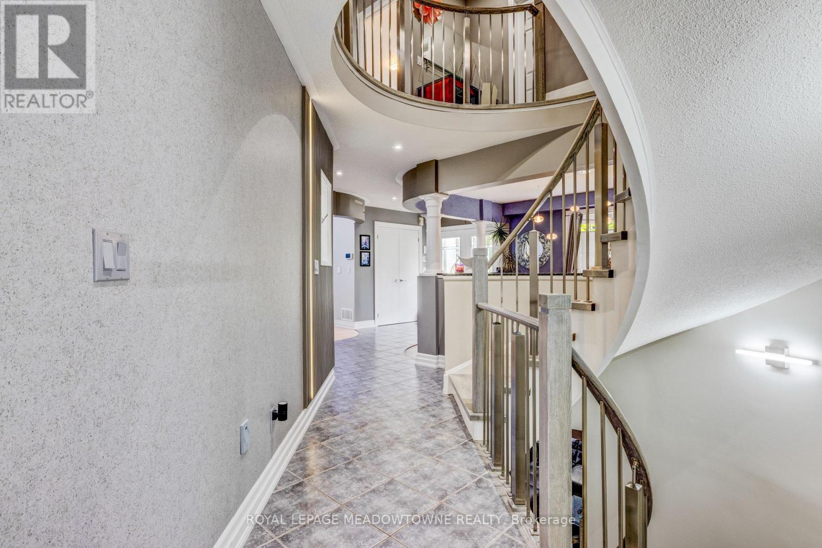 












116 DIXON DRIVE

,
Milton,




Ontario
L9T5P7


