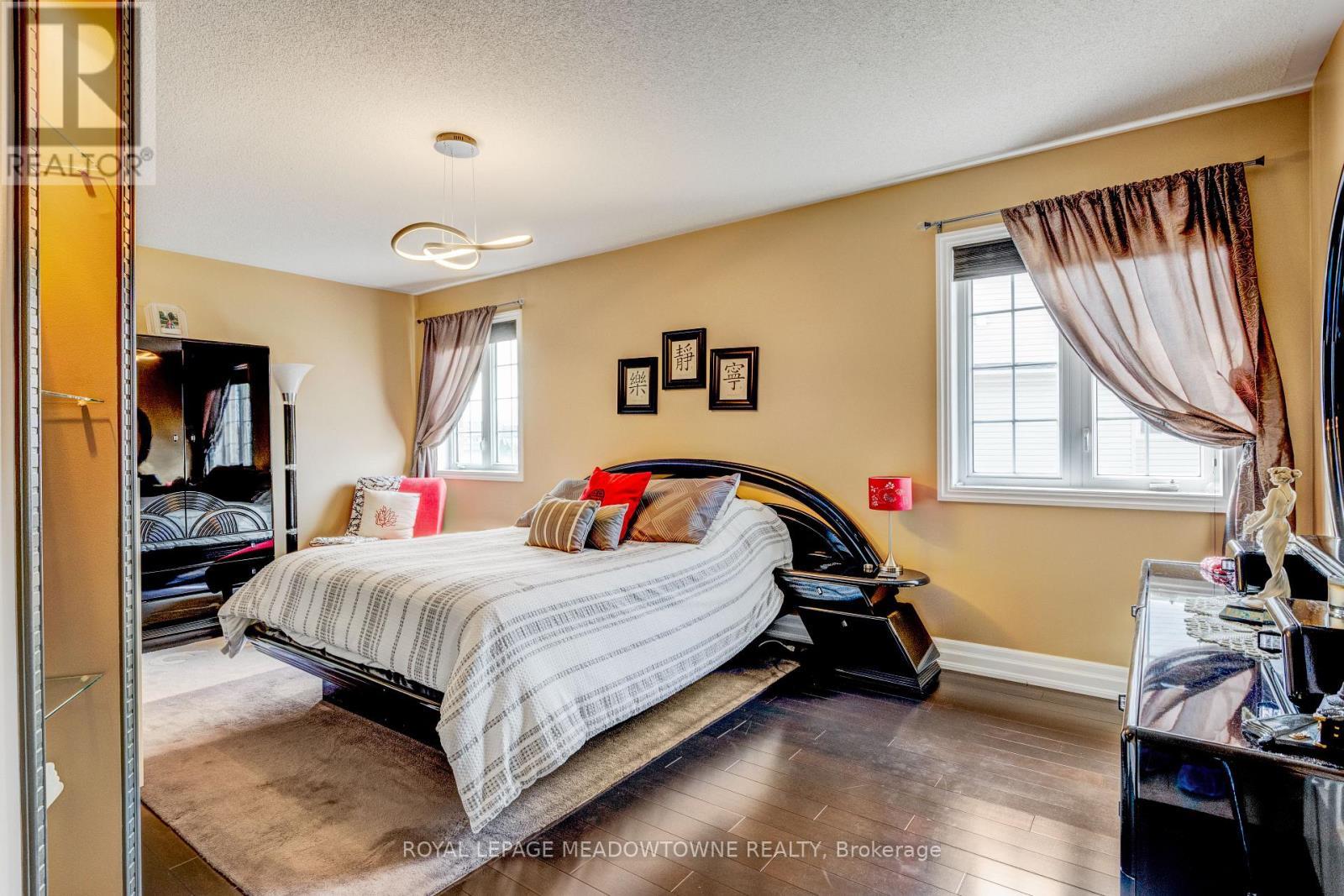 












116 DIXON DRIVE

,
Milton,




Ontario
L9T5P7


