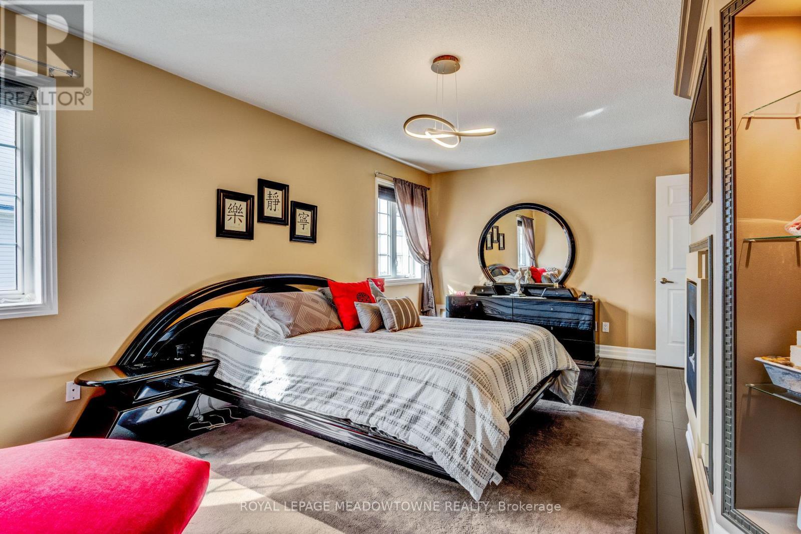 












116 DIXON DRIVE

,
Milton,




Ontario
L9T5P7

