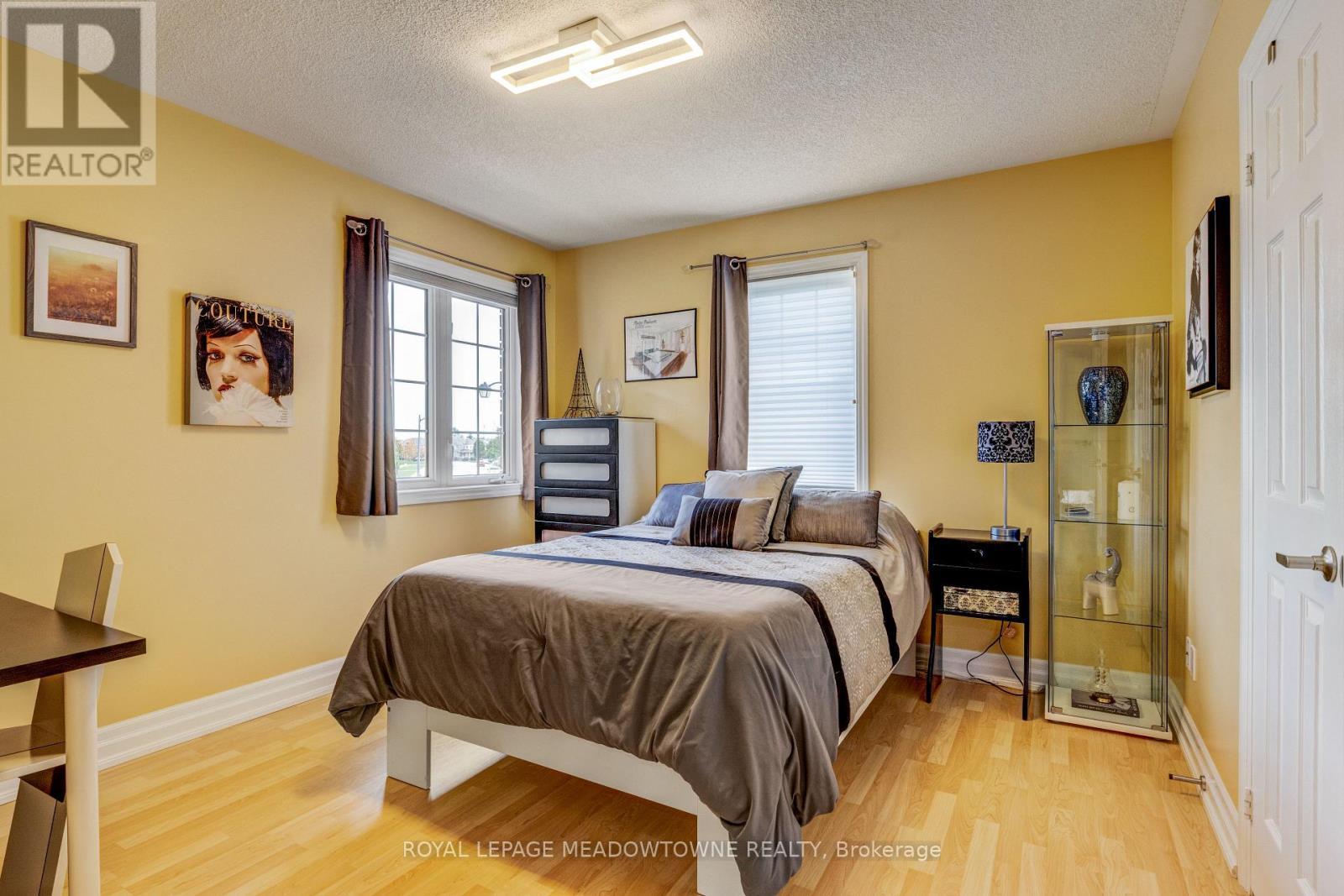 












116 DIXON DRIVE

,
Milton,




Ontario
L9T5P7

