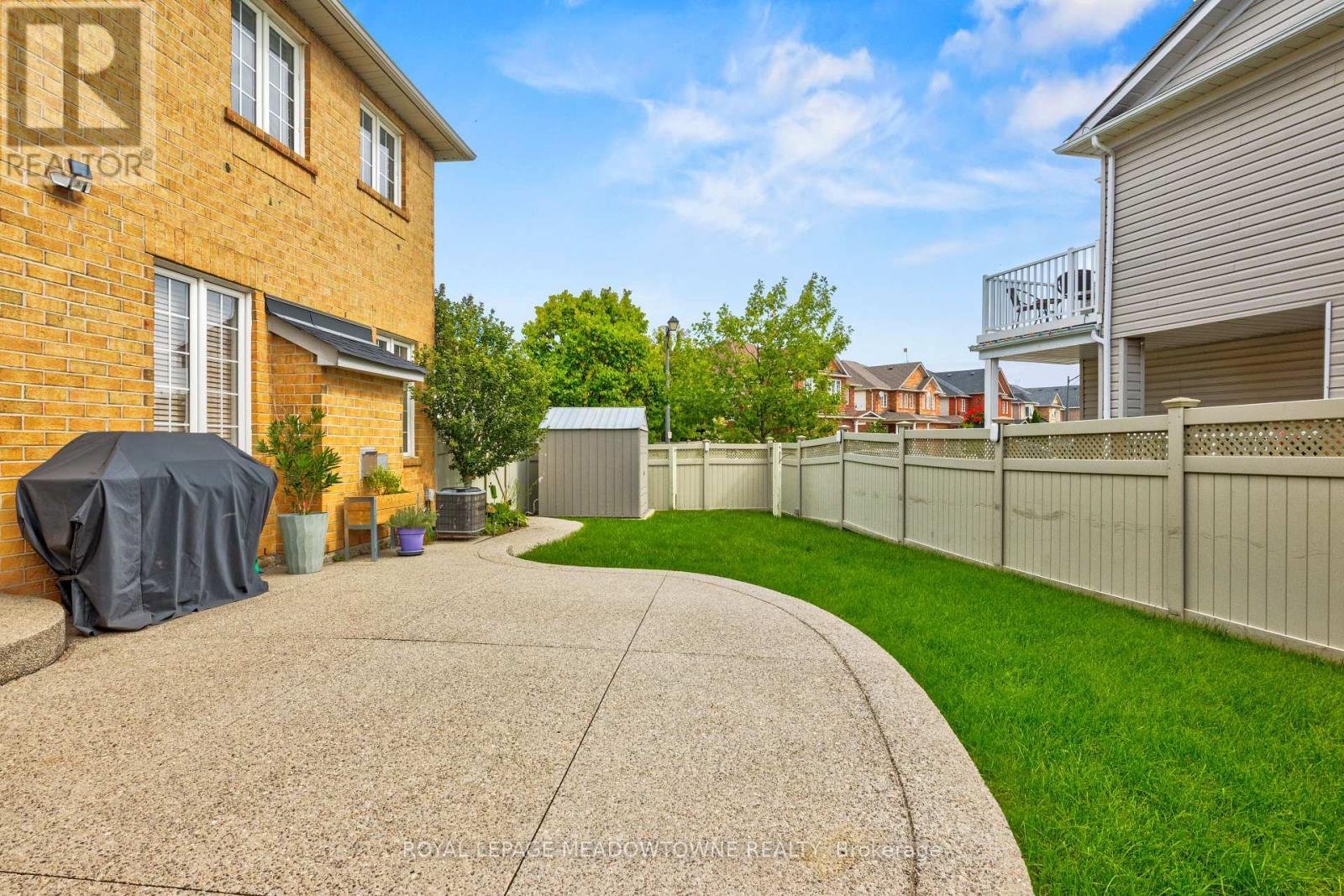 












116 DIXON DRIVE

,
Milton,




Ontario
L9T5P7

