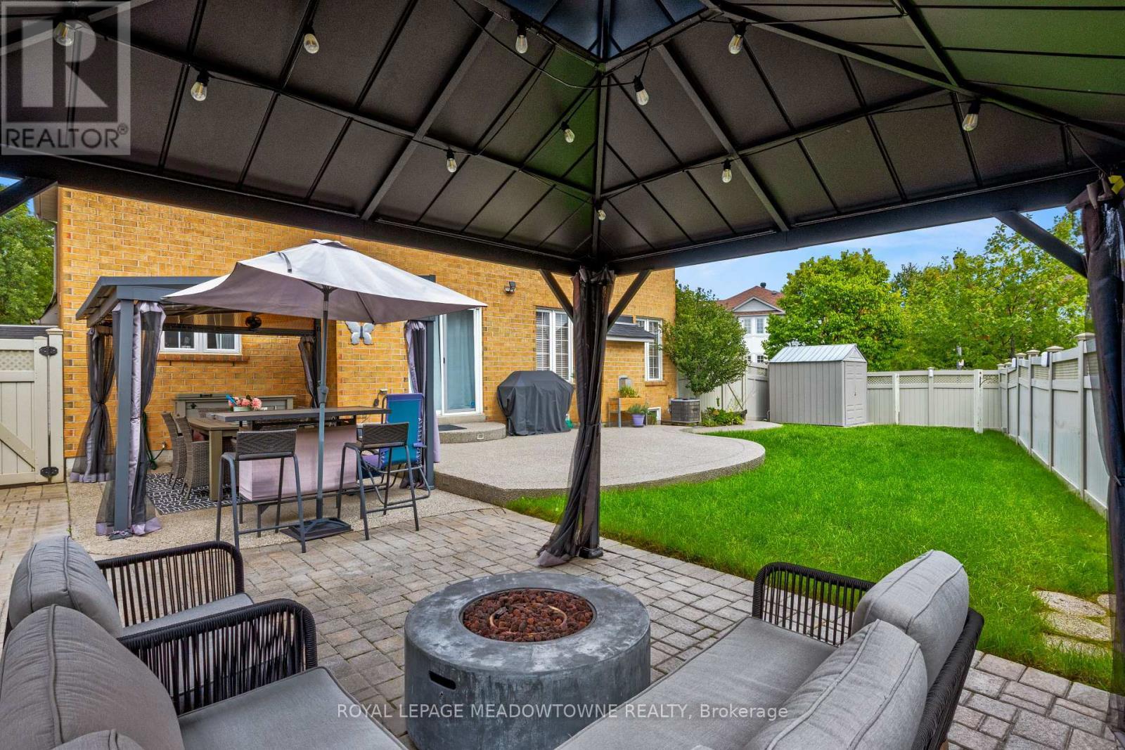 












116 DIXON DRIVE

,
Milton,




Ontario
L9T5P7

