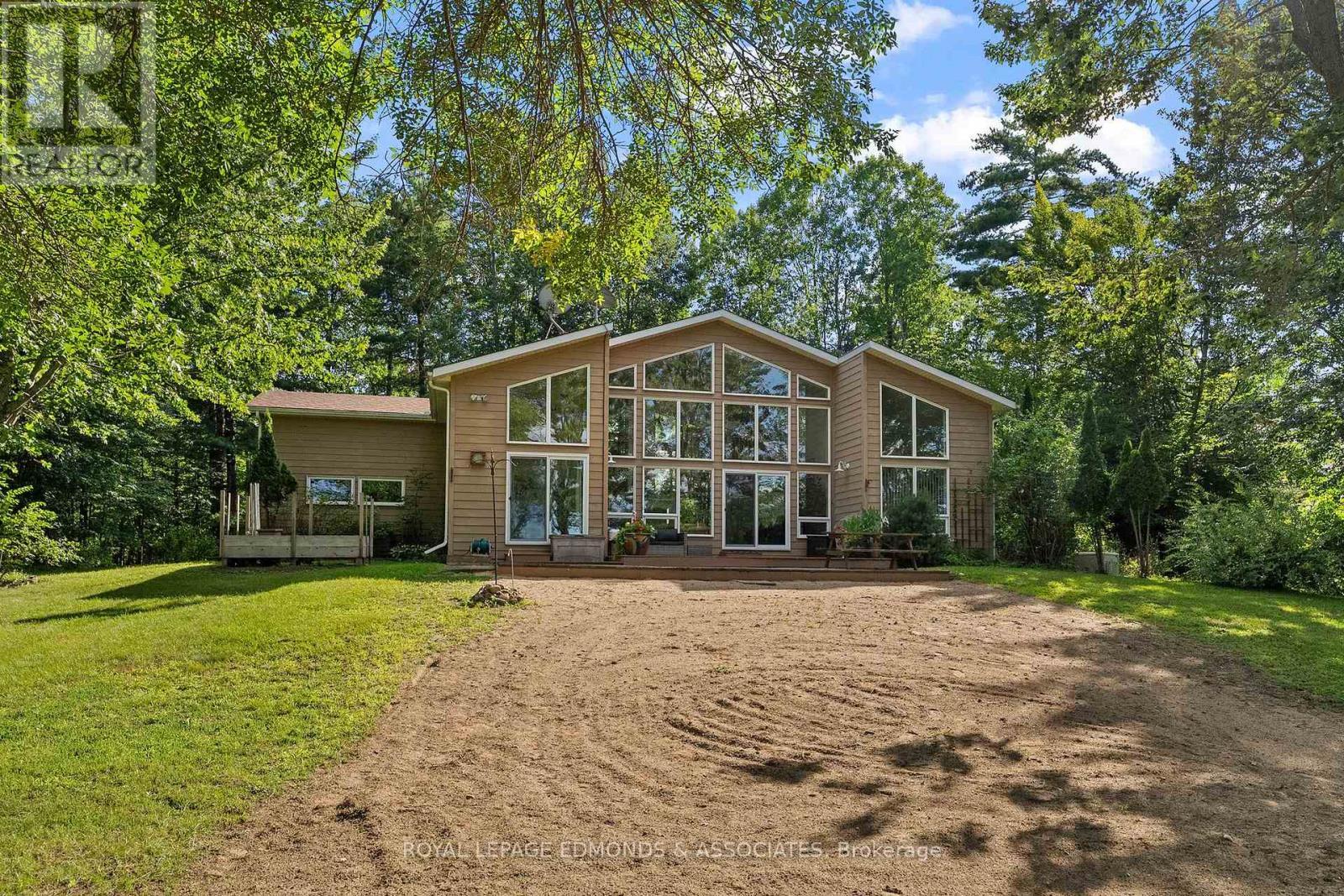 












117 BLUE DANUBE WAY

,
Laurentian Valley,




Ontario
K8A6W2

