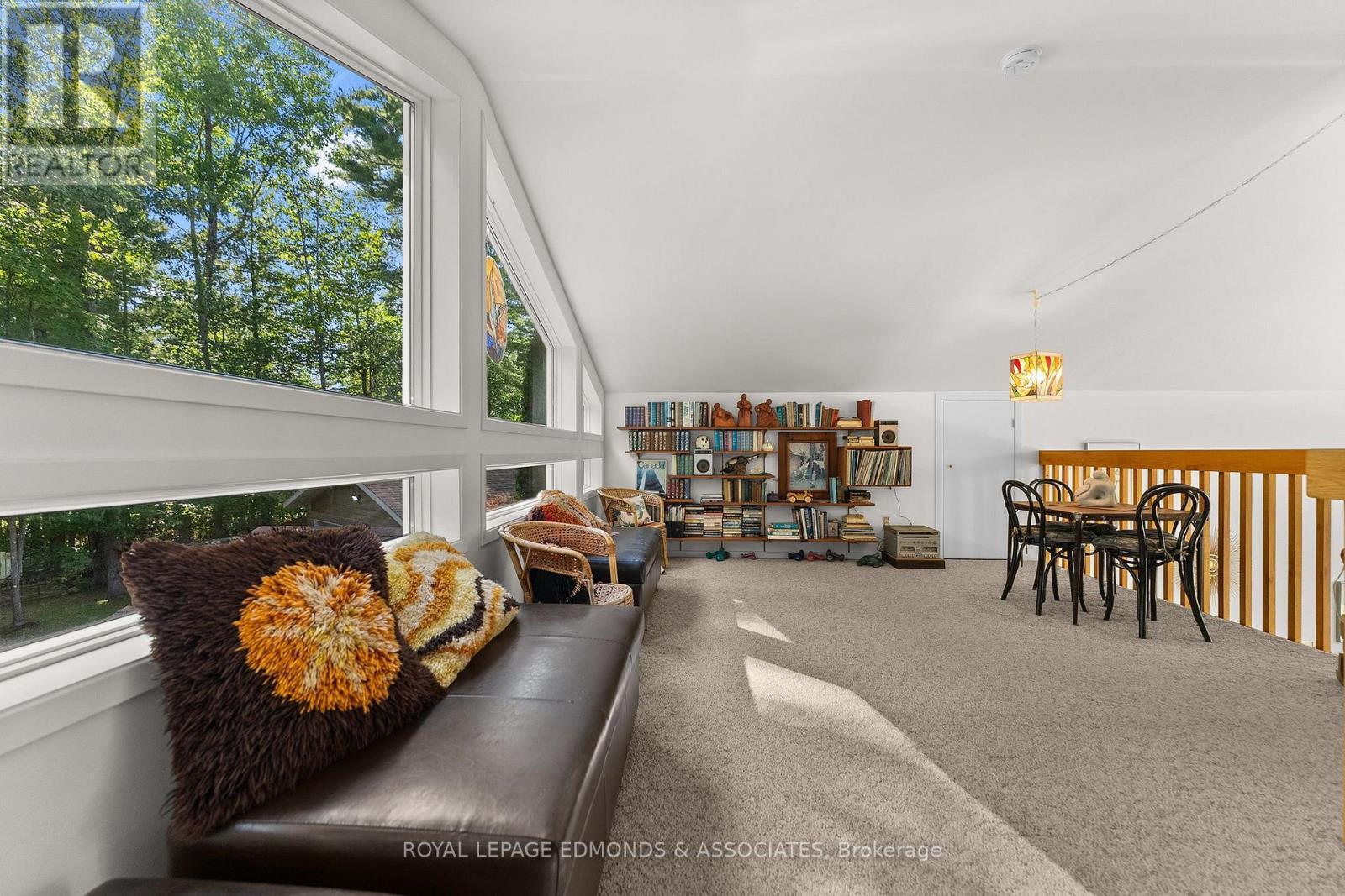 












117 BLUE DANUBE WAY

,
Laurentian Valley,




Ontario
K8A6W2

