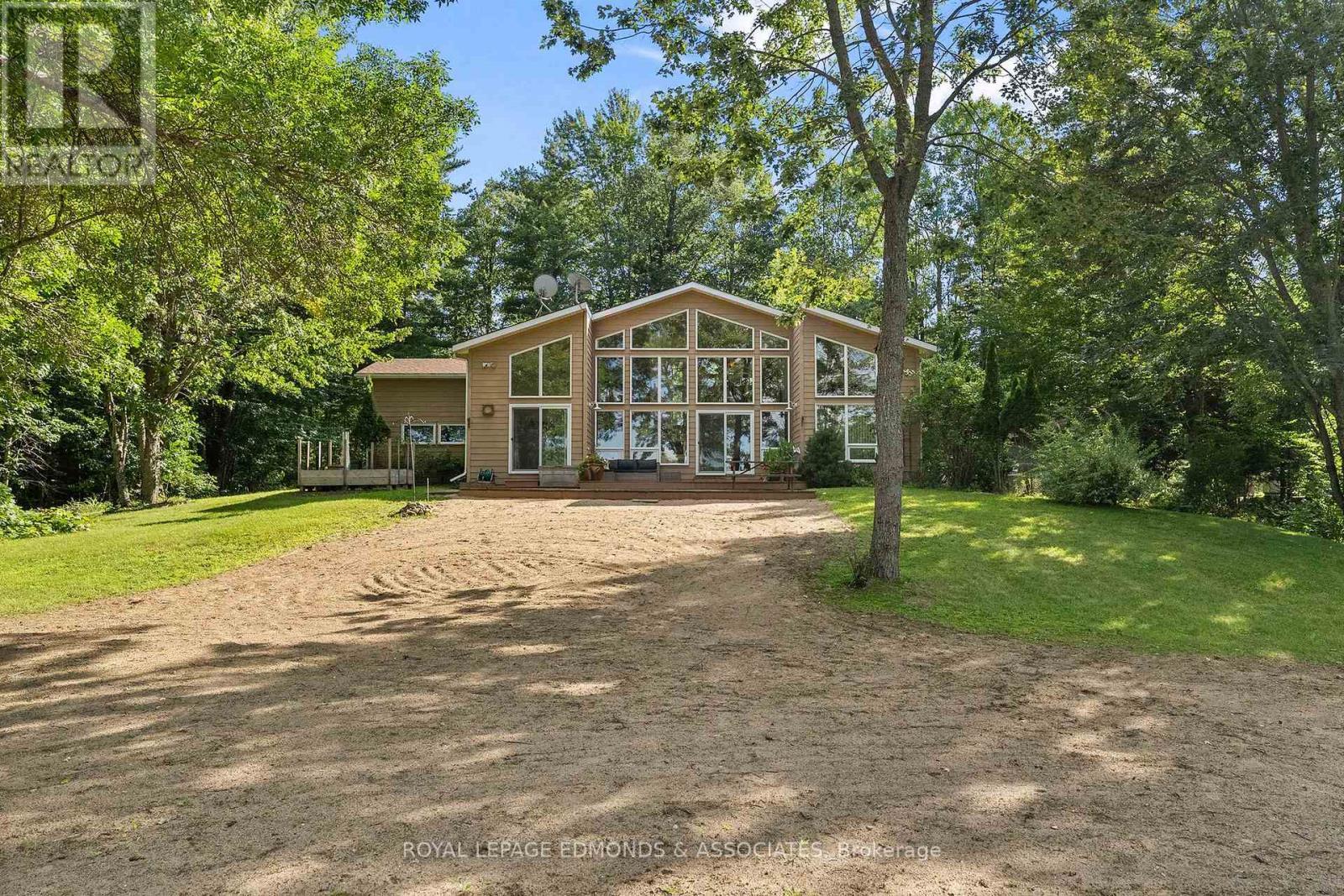 












117 BLUE DANUBE WAY

,
Laurentian Valley,




Ontario
K8A6W2

