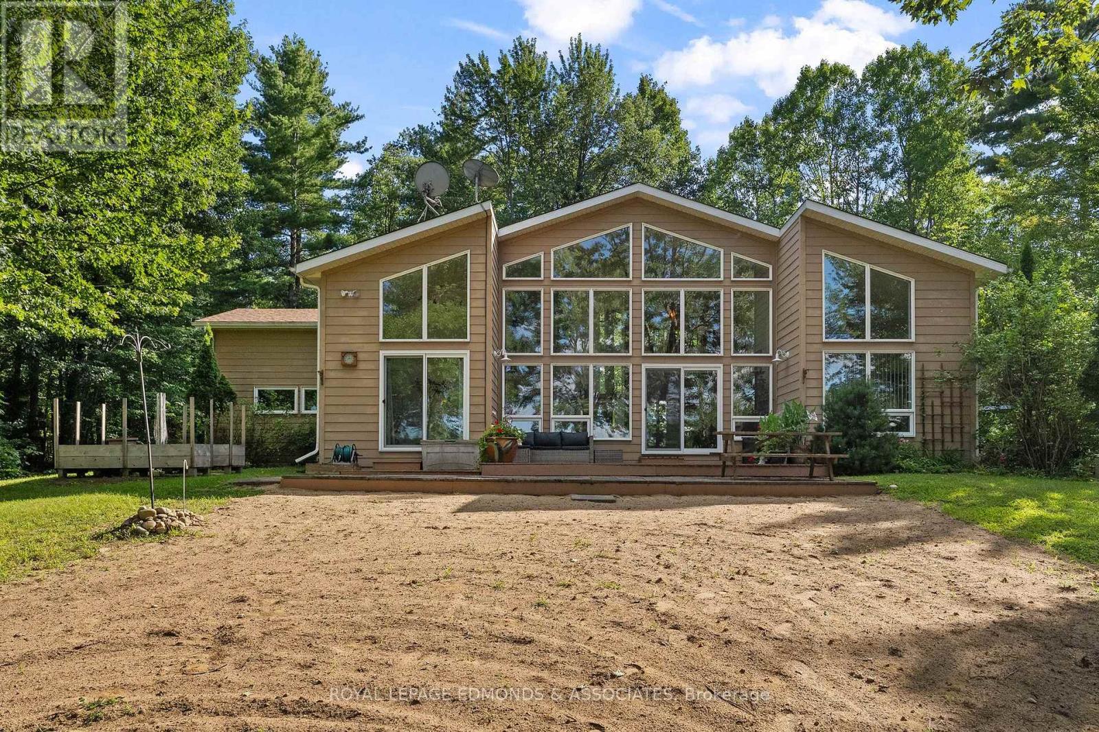 












117 BLUE DANUBE WAY

,
Laurentian Valley,




Ontario
K8A6W2

