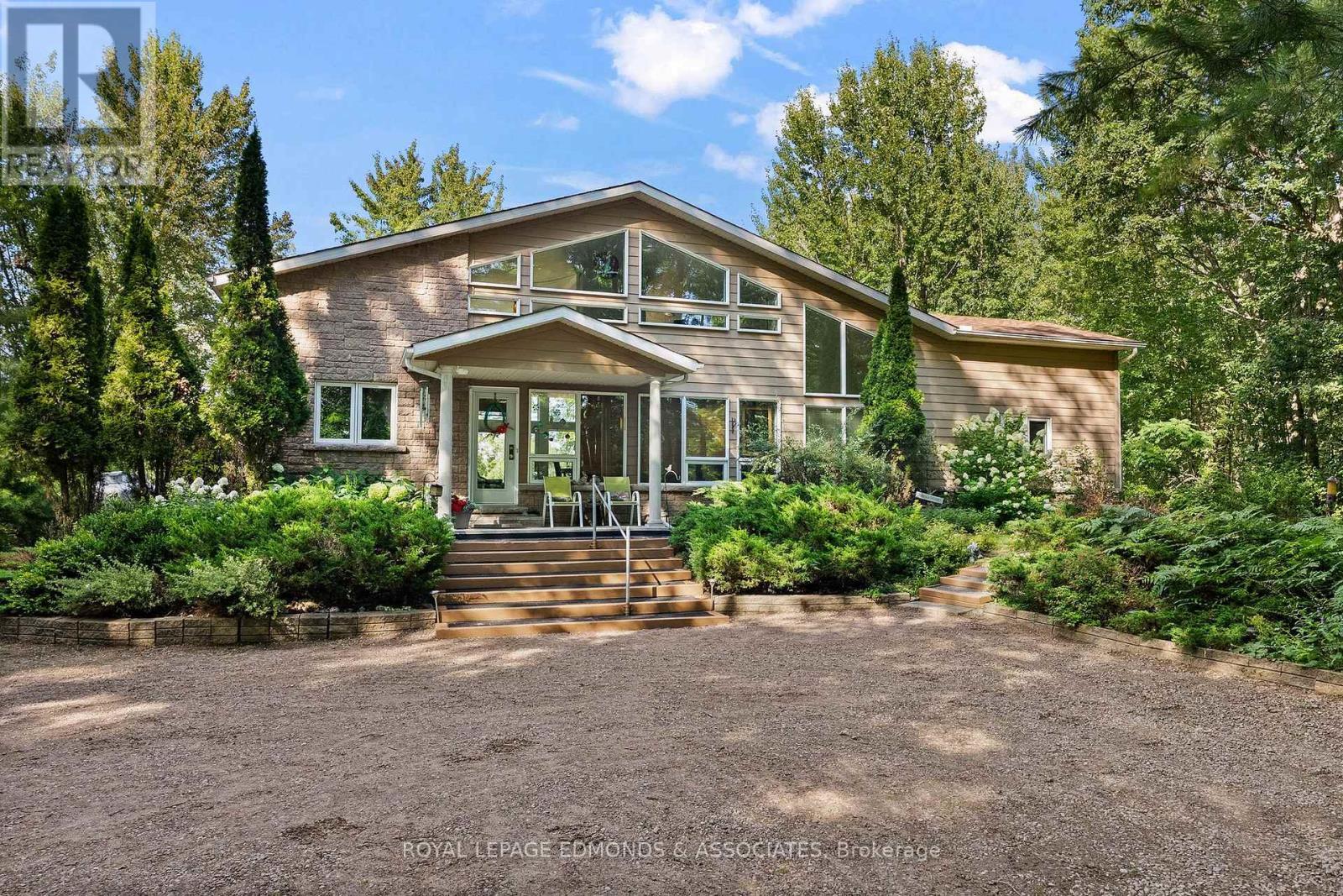 












117 BLUE DANUBE WAY

,
Laurentian Valley,




Ontario
K8A6W2

