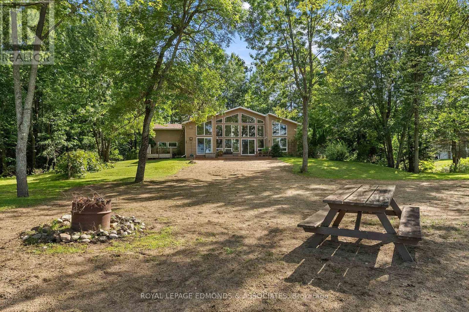 












117 BLUE DANUBE WAY

,
Laurentian Valley,




Ontario
K8A6W2

