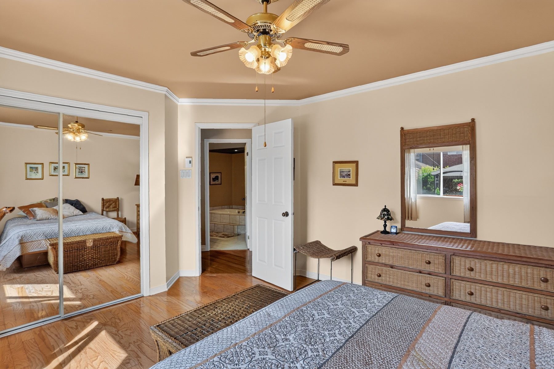 









5625


Rue Donais

,
Trois-Rivières,




QC
G8Y6Y4

