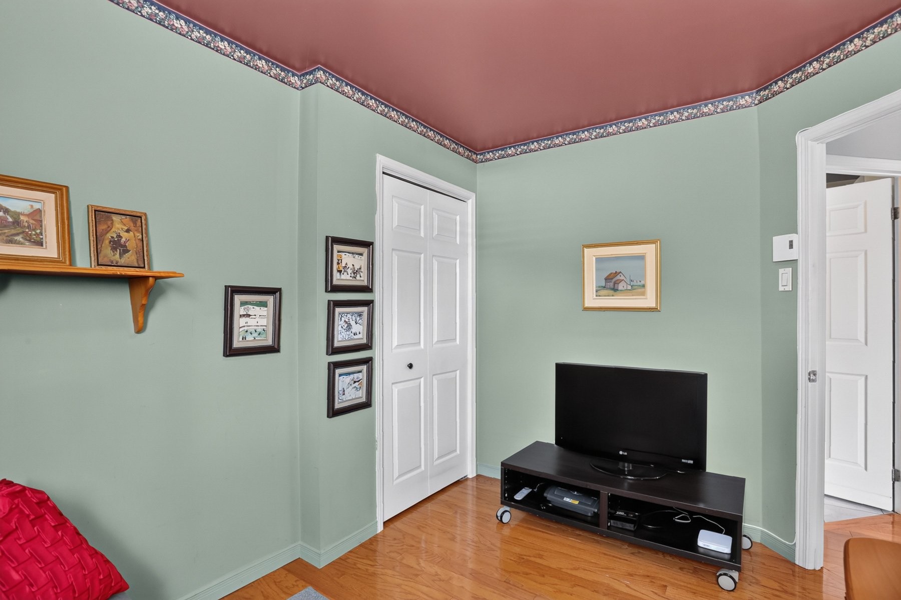 









5625


Rue Donais

,
Trois-Rivières,




QC
G8Y6Y4

