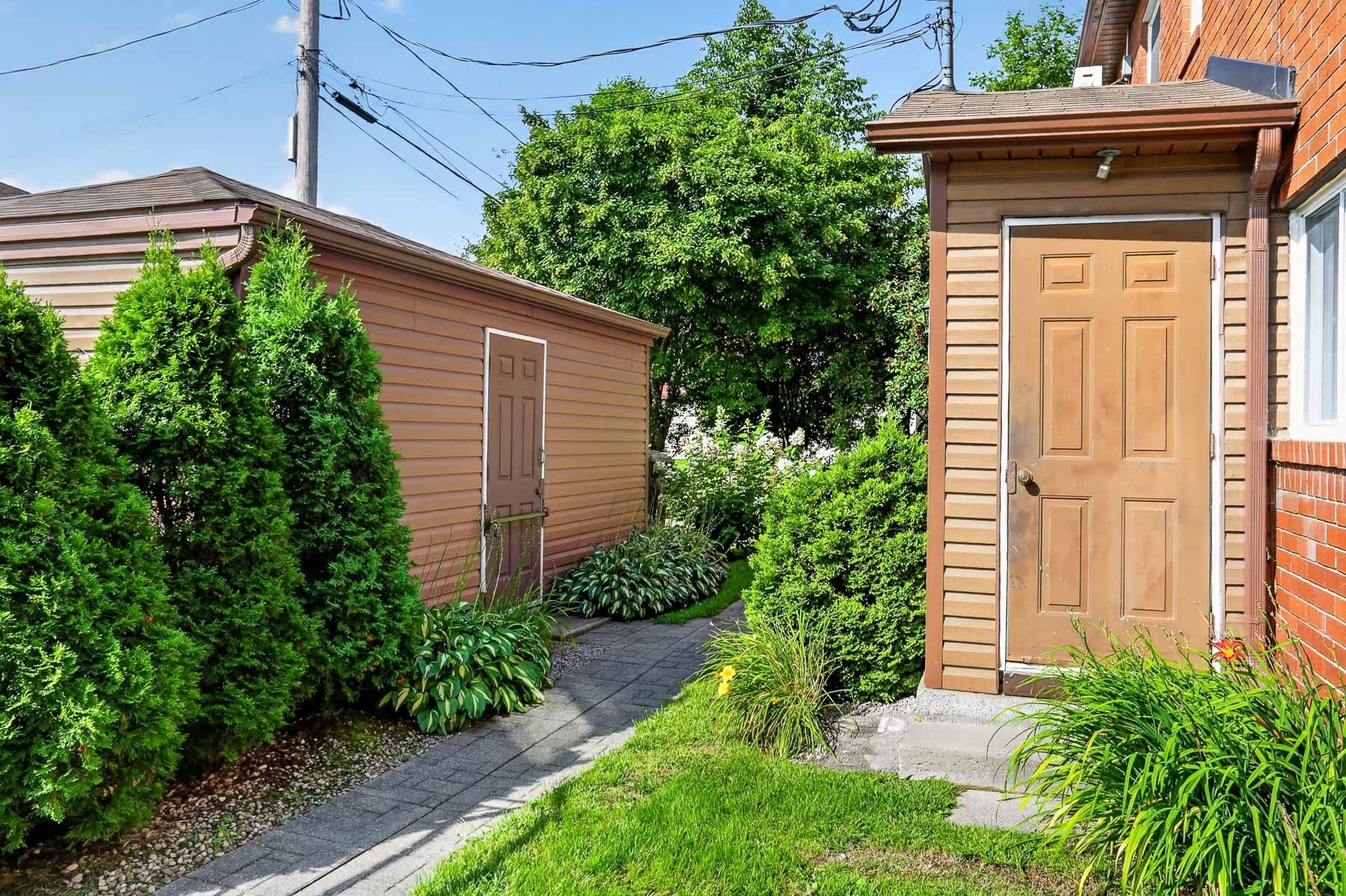 









5625


Rue Donais

,
Trois-Rivières,




QC
G8Y6Y4

