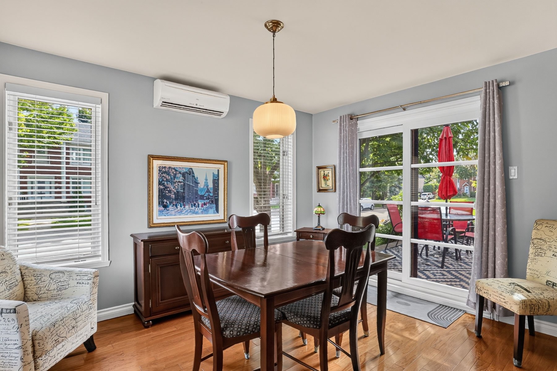 









5625


Rue Donais

,
Trois-Rivières,




QC
G8Y6Y4

