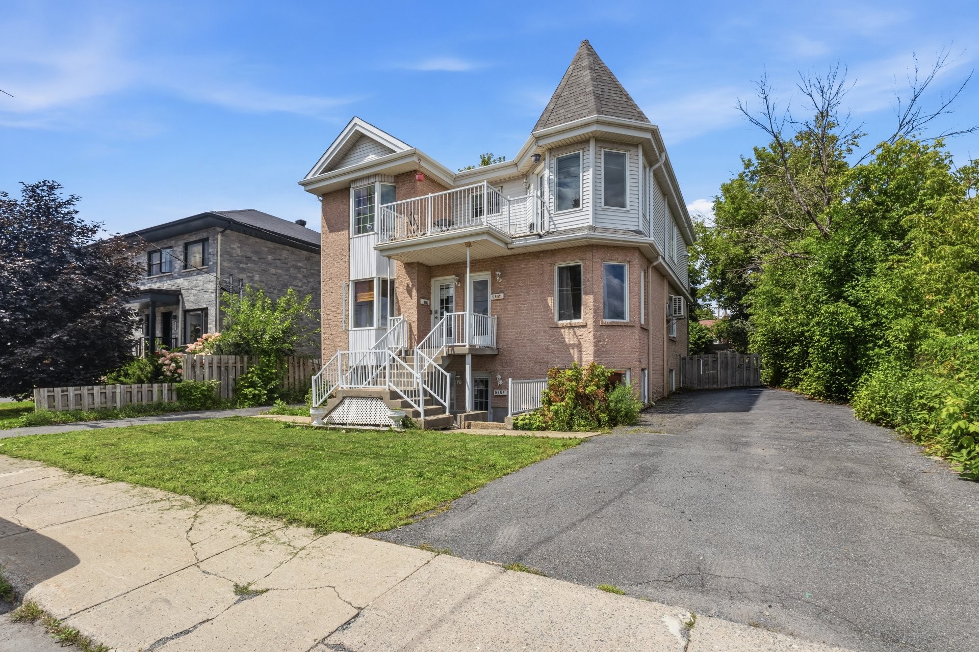 









5959


Av. Auteuil

,
Brossard,




QC
J4Z1N1

