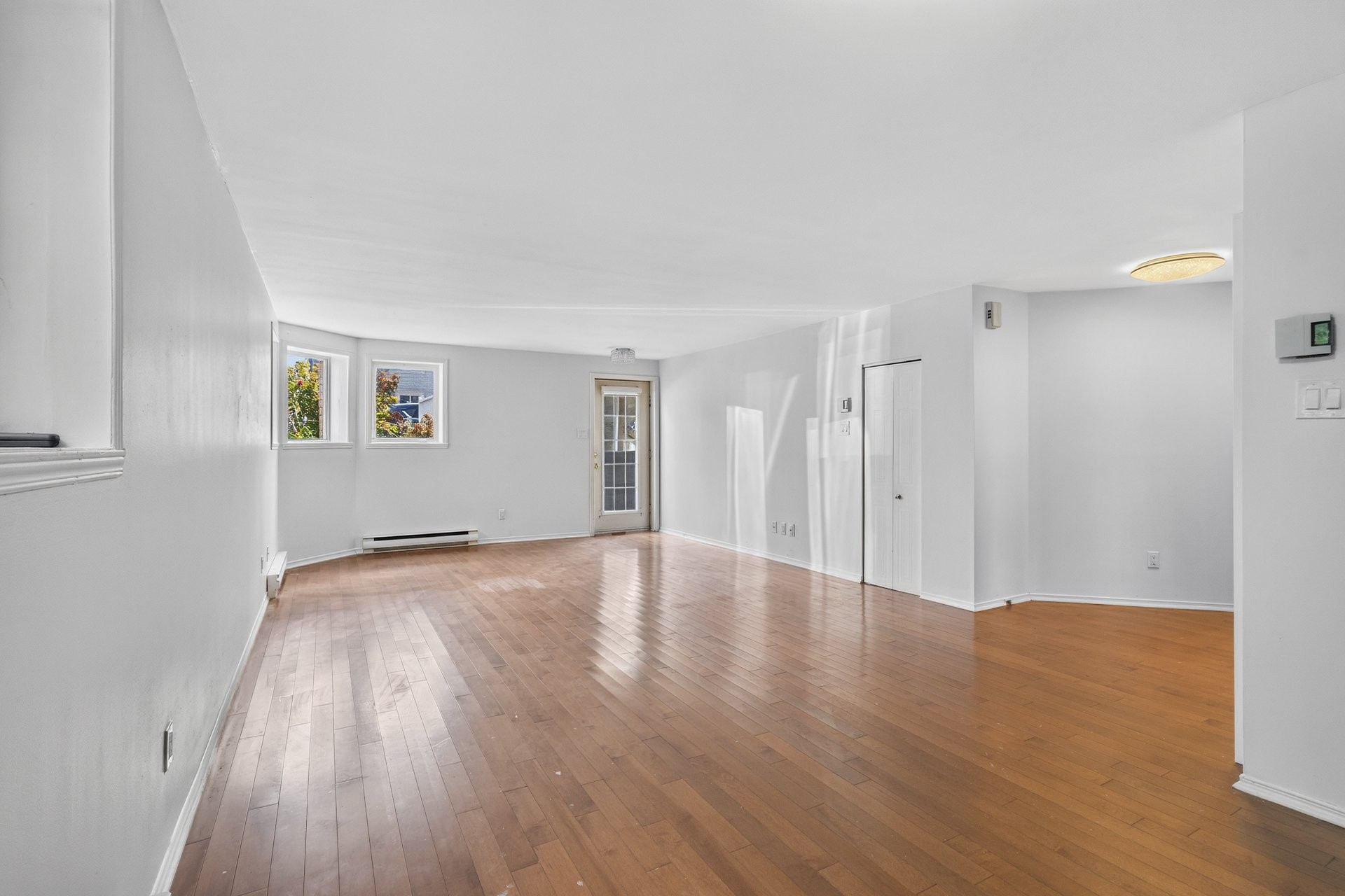 









5959


Av. Auteuil

,
Brossard,




QC
J4Z1N1

