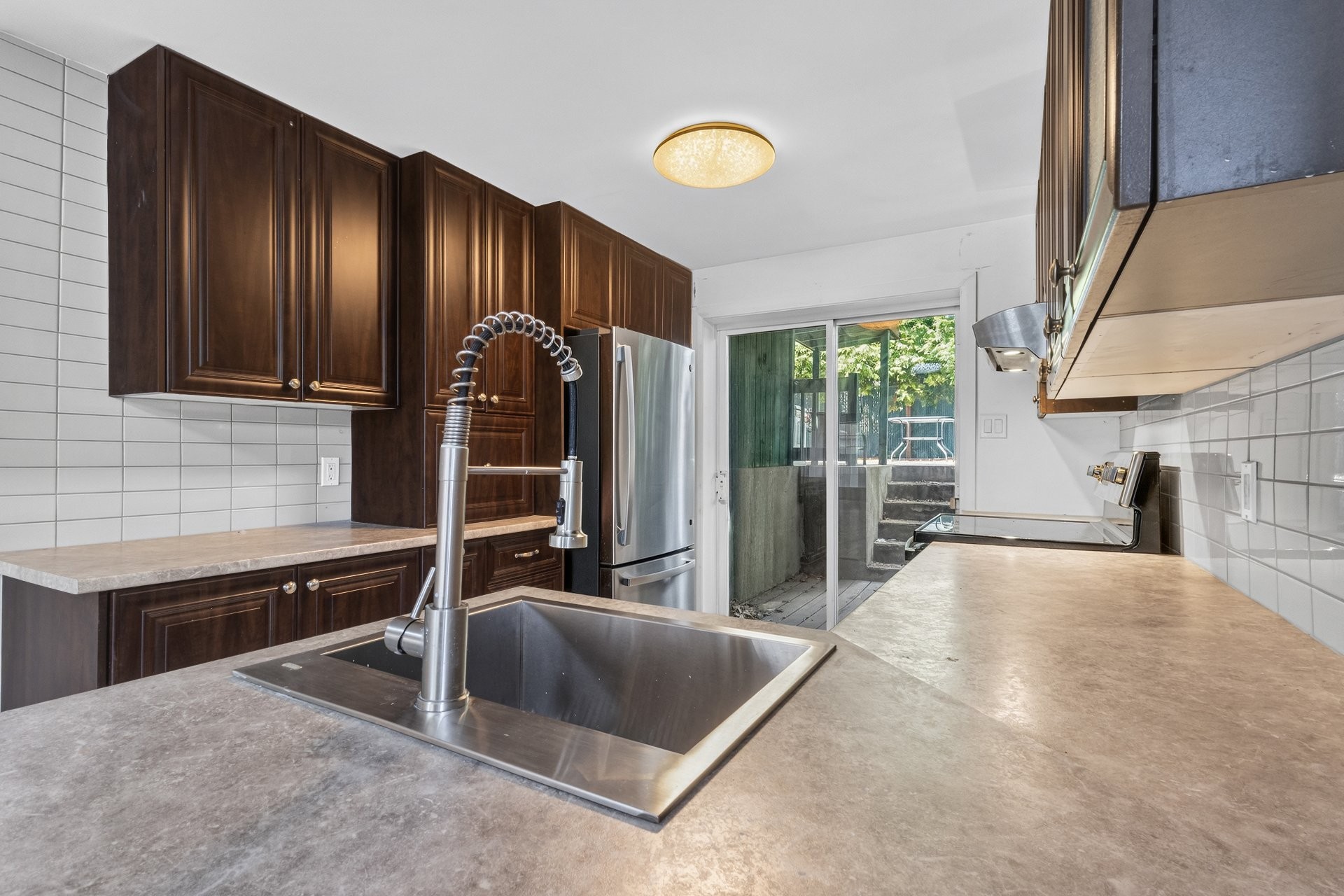 









5959


Av. Auteuil

,
Brossard,




QC
J4Z1N1

