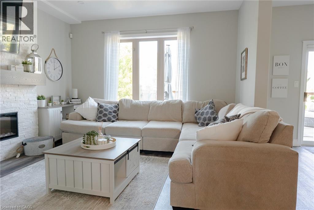 












4303 AREJAY Avenue

,
Beamsville,




Ontario
L3J0P8

