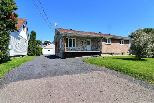 
															
													5651
													
													Av. des Franciscaines
													
												
												Alma,
												QC 