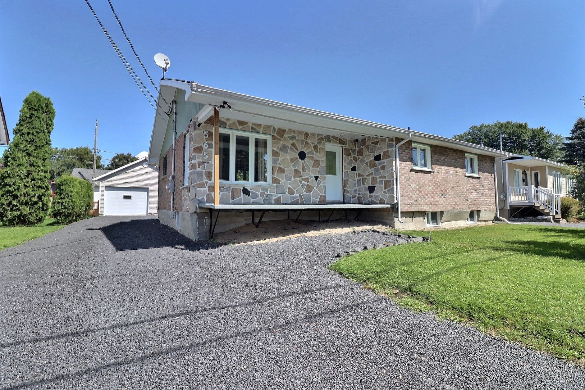 









5651


Av. des Franciscaines

,
Alma,




QC
G8E1C6

