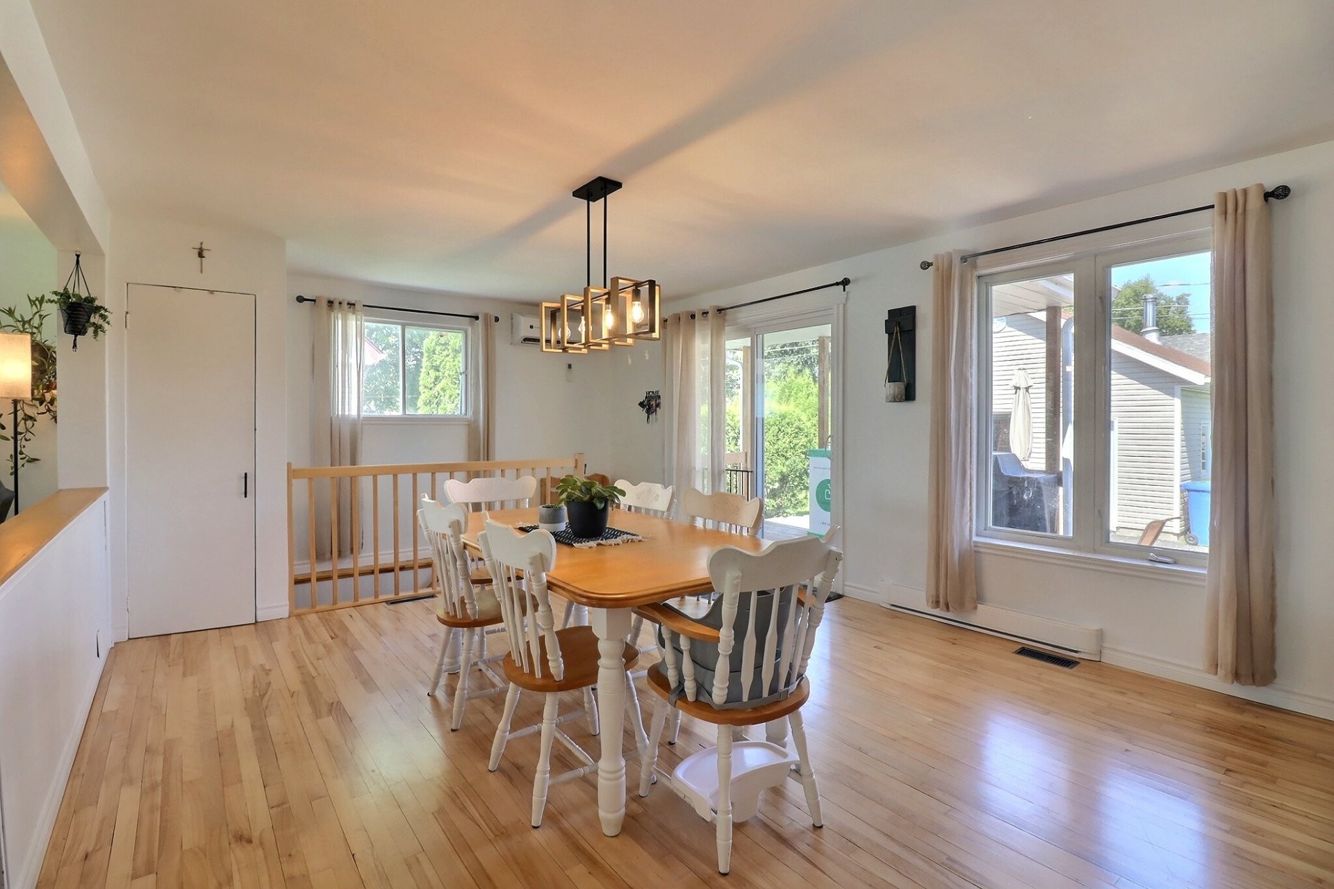









5651


Av. des Franciscaines

,
Alma,




QC
G8E1C6

