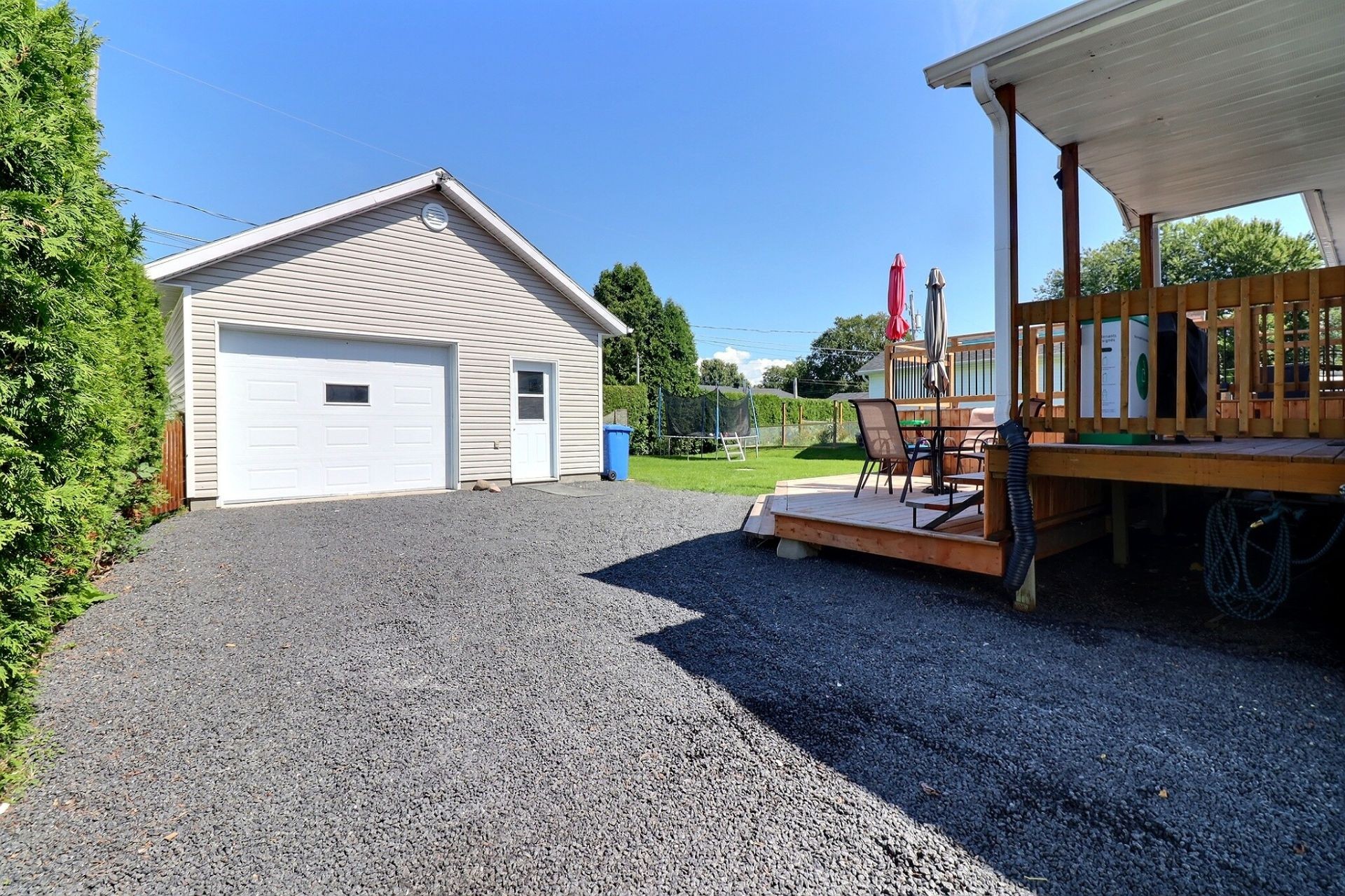 









5651


Av. des Franciscaines

,
Alma,




QC
G8E1C6

