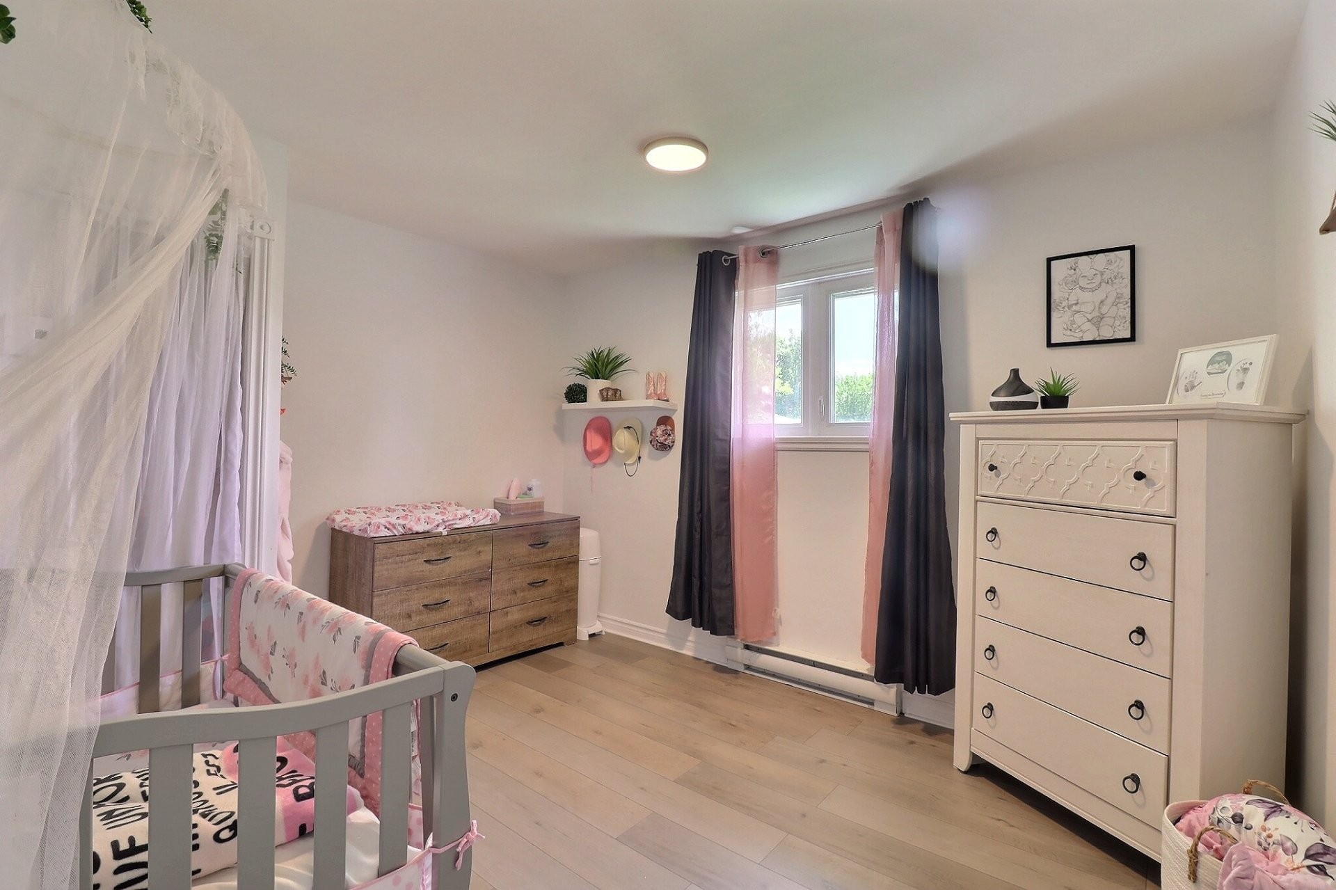 









5651


Av. des Franciscaines

,
Alma,




QC
G8E1C6

