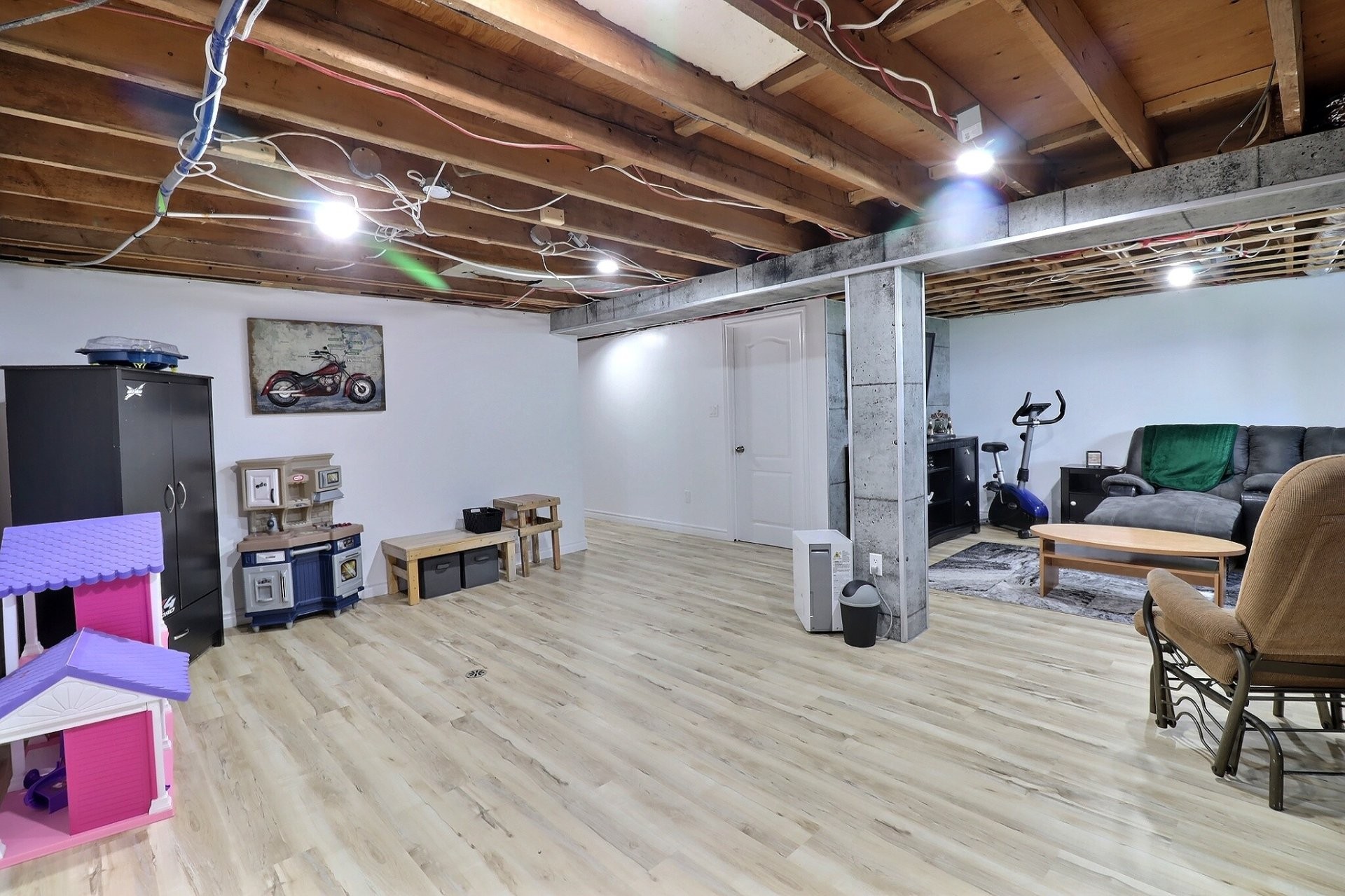 









5651


Av. des Franciscaines

,
Alma,




QC
G8E1C6


