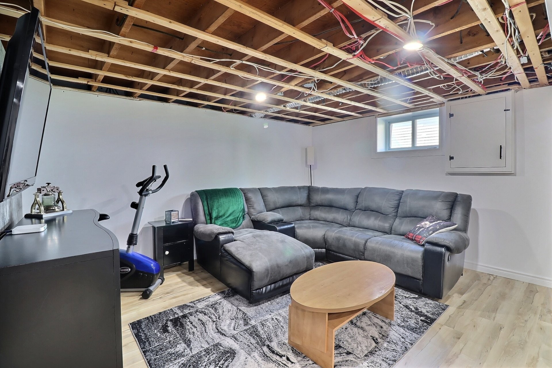 









5651


Av. des Franciscaines

,
Alma,




QC
G8E1C6

