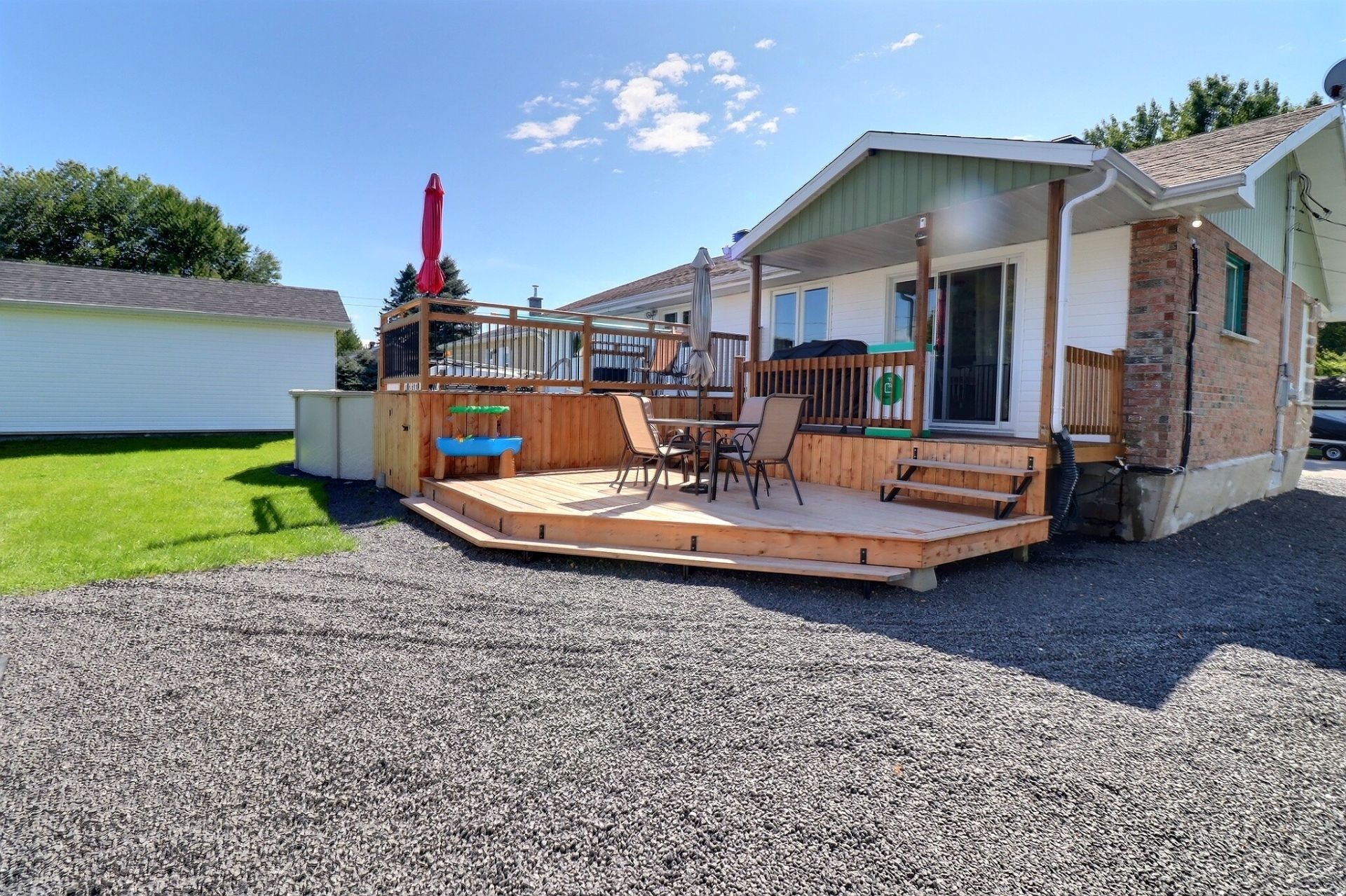 









5651


Av. des Franciscaines

,
Alma,




QC
G8E1C6

