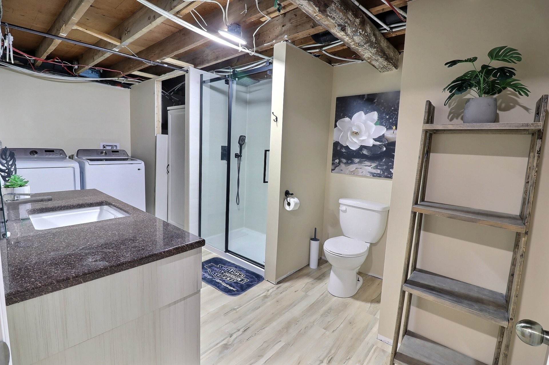 









5651


Av. des Franciscaines

,
Alma,




QC
G8E1C6

