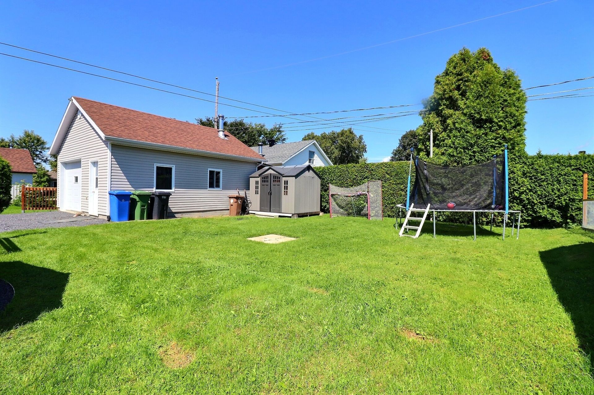 









5651


Av. des Franciscaines

,
Alma,




QC
G8E1C6

