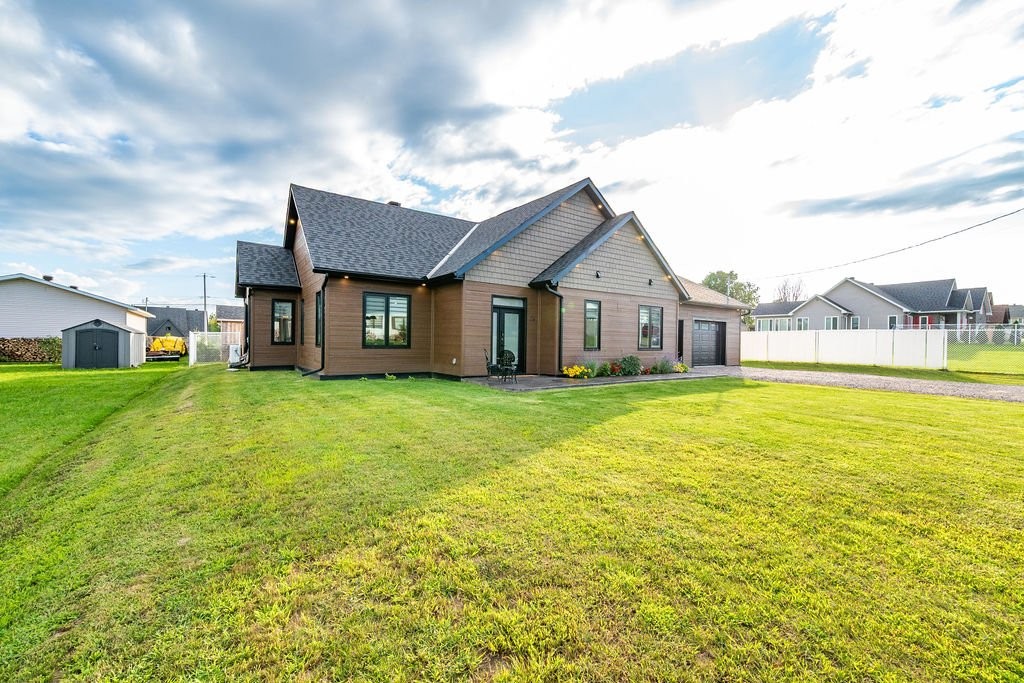 









24


Rue Armstrong

,
Shawville,




QC
J0X2Y0

