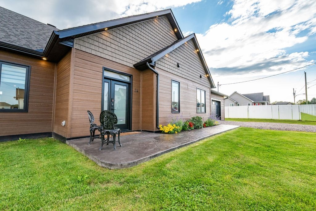 









24


Rue Armstrong

,
Shawville,




QC
J0X2Y0

