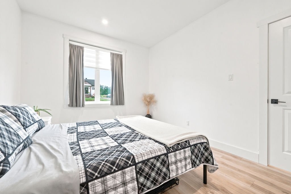 









24


Rue Armstrong

,
Shawville,




QC
J0X2Y0

